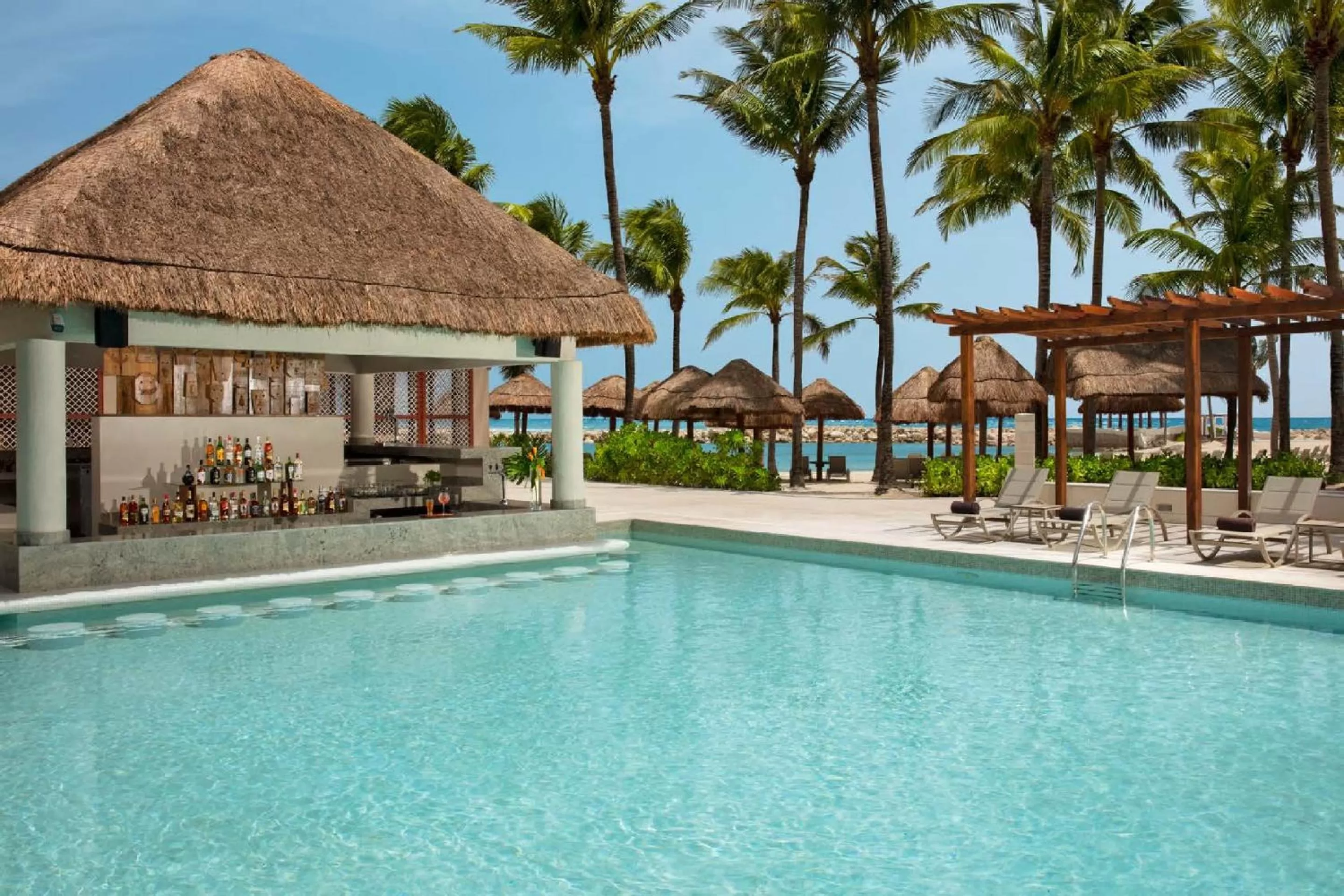 Swimming pool in Dreams Aventuras Riviera Maya - All Inclusive