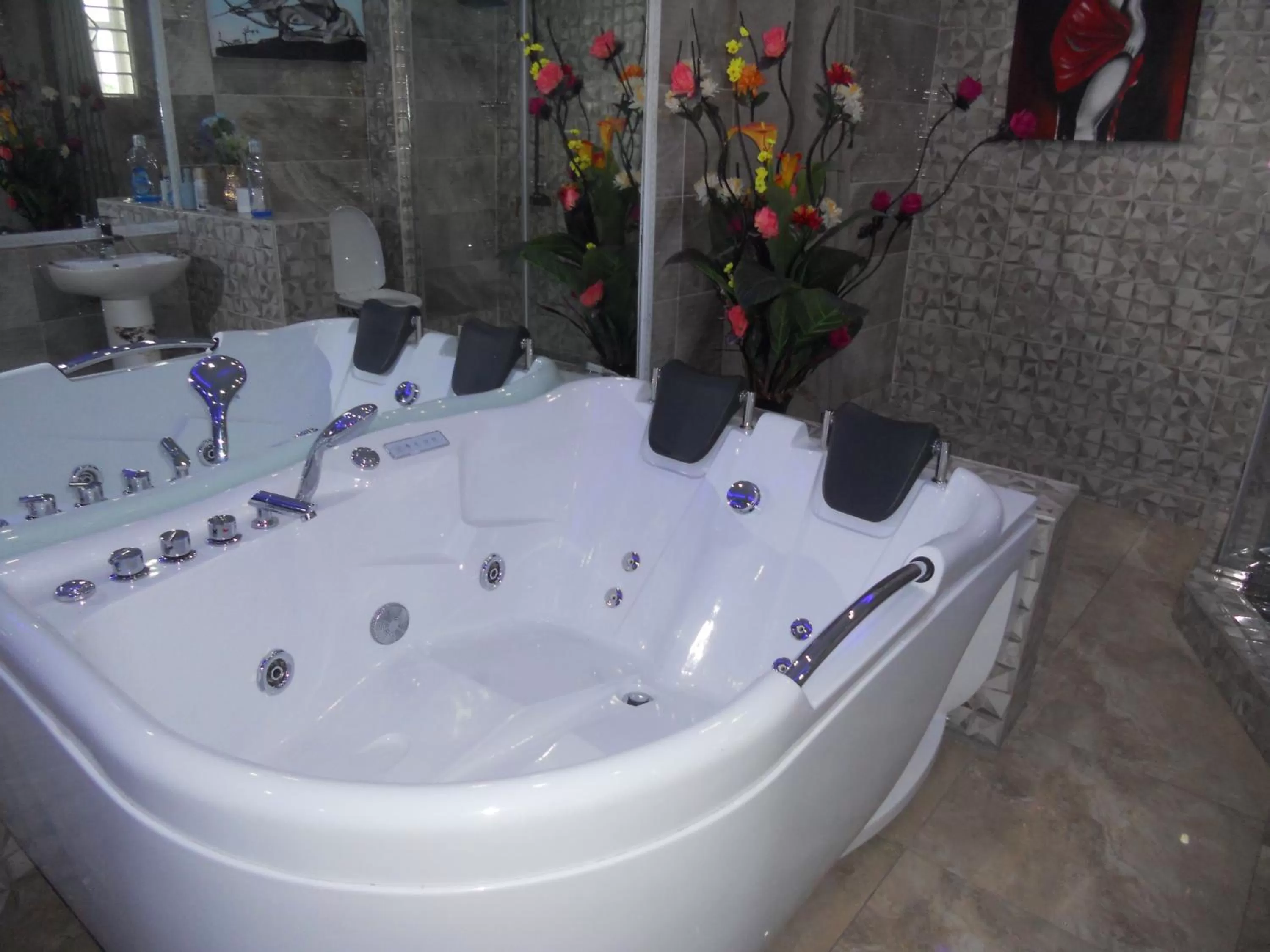 Hot Tub in Gold Crown International Hotel Johannesburg