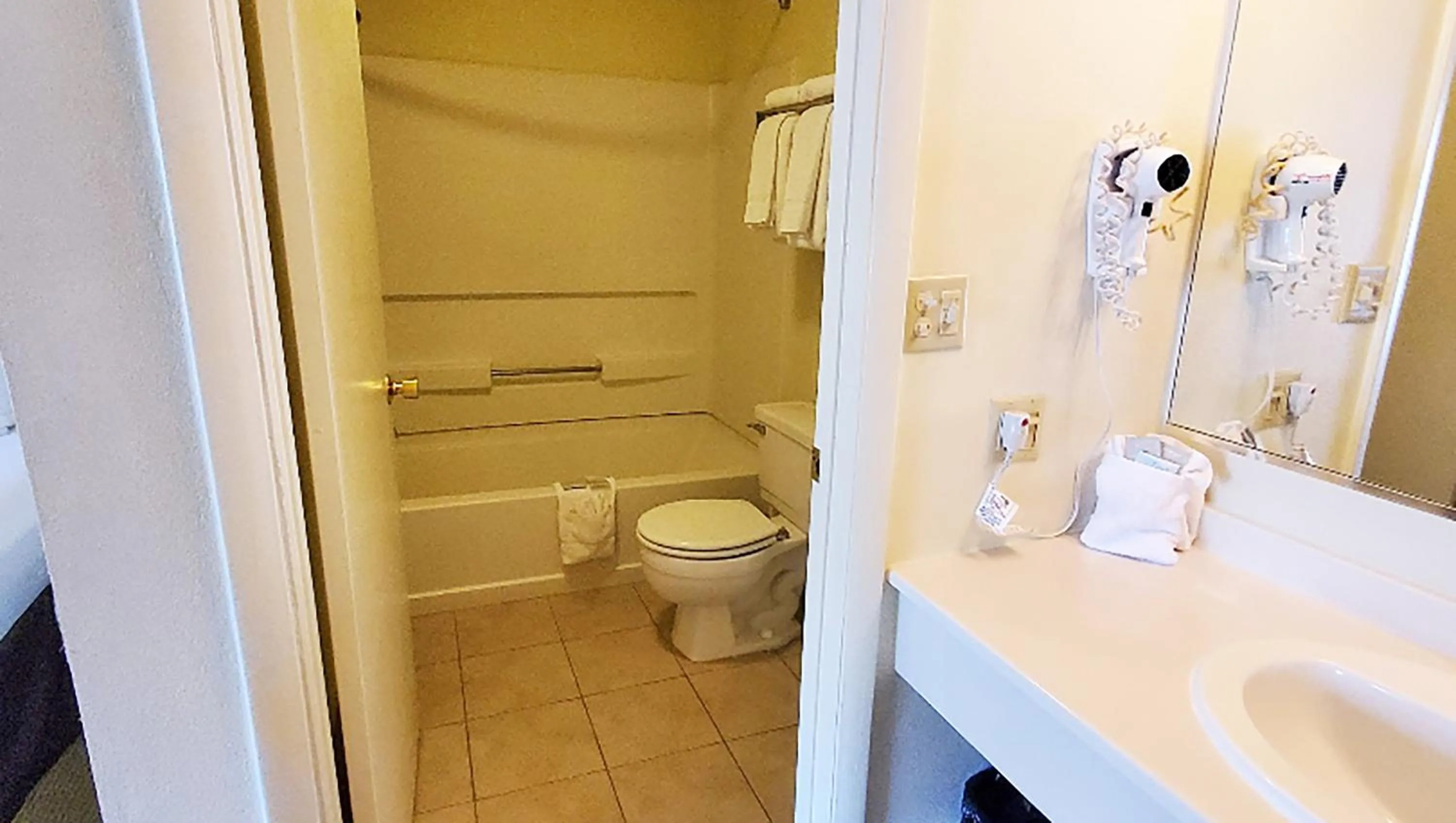 Bathroom in Magnuson Hotel Ely