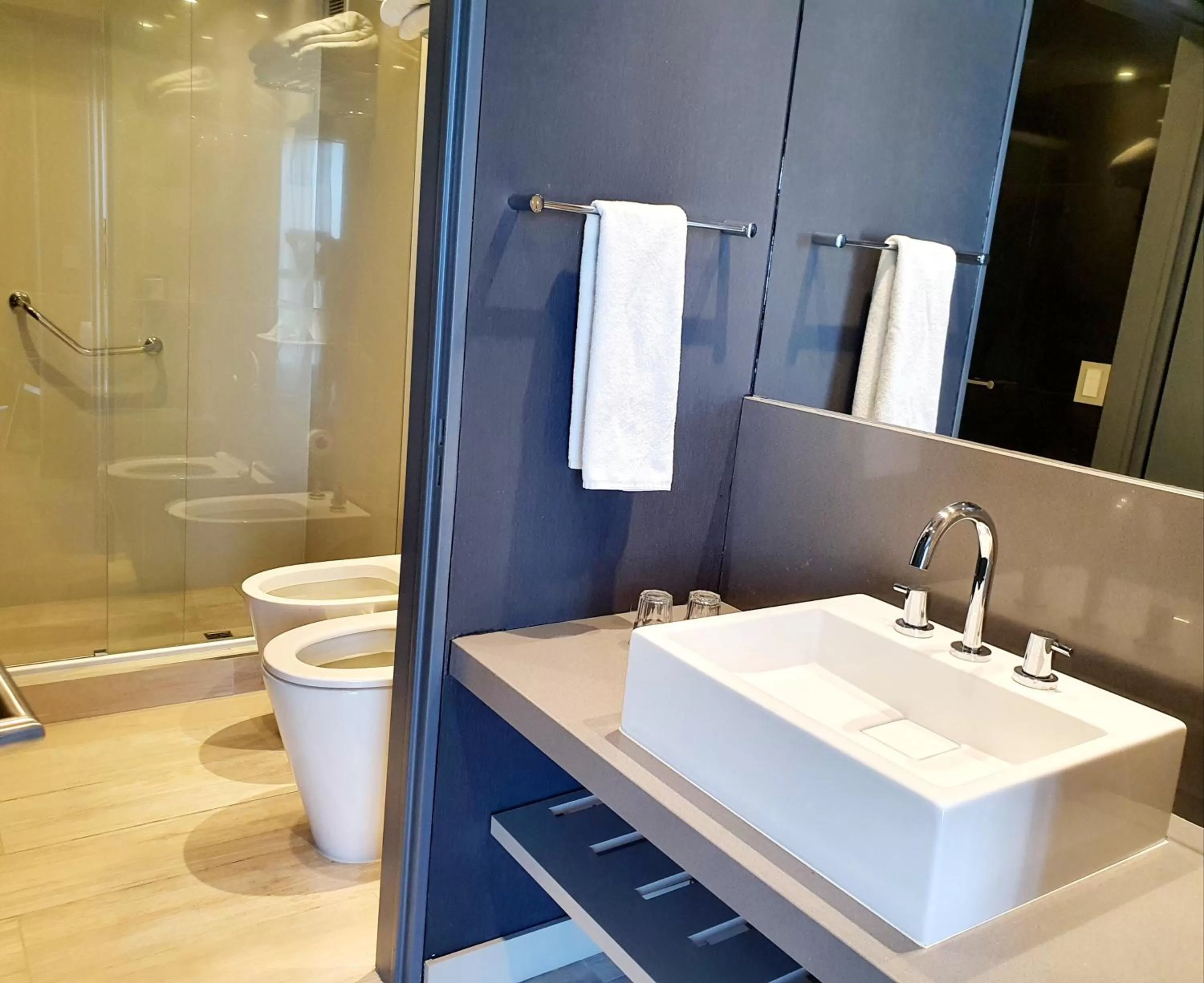 Shower in GrandView Hotel Buenos Aires