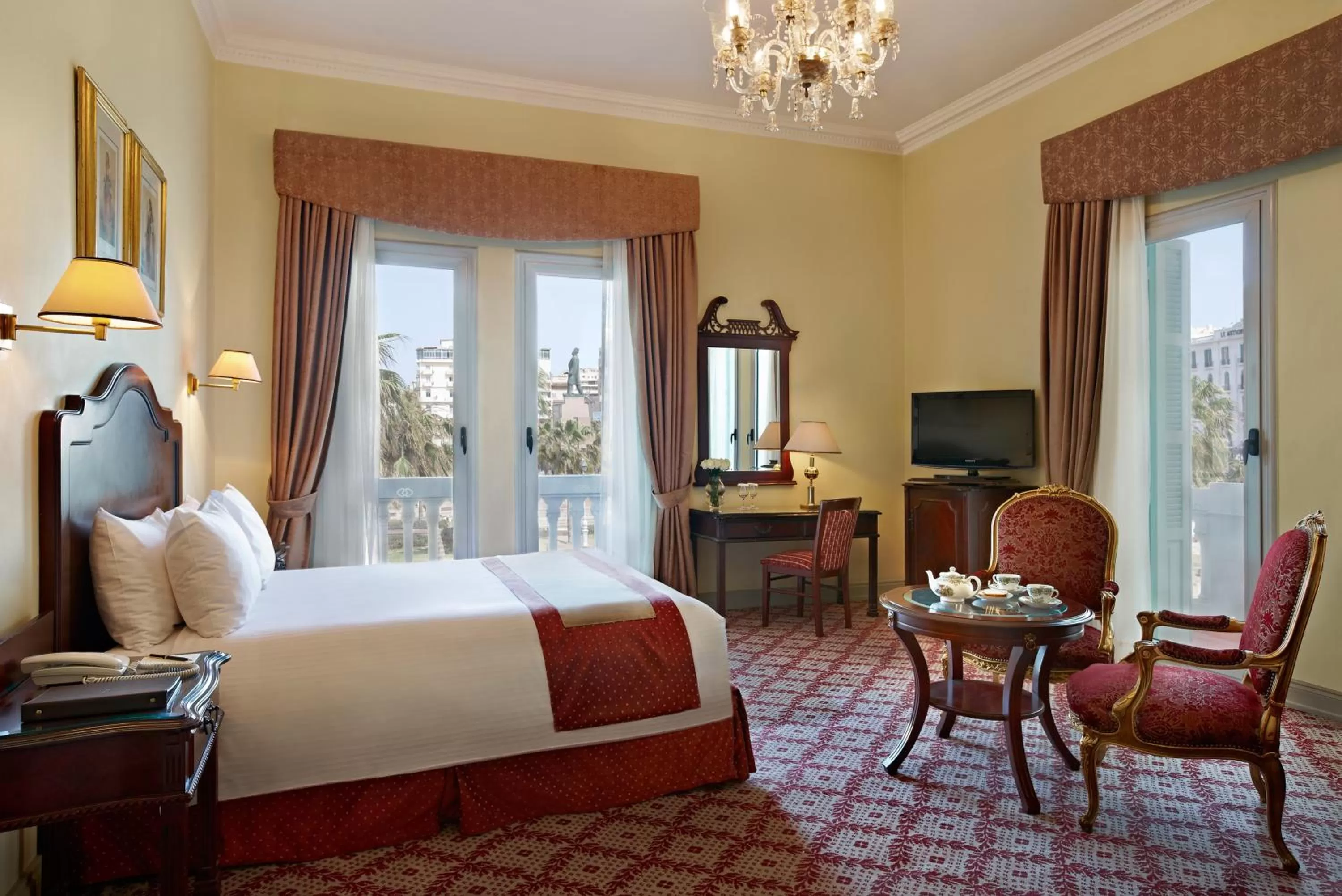 Bed in Steigenberger Cecil Hotel Alexandria