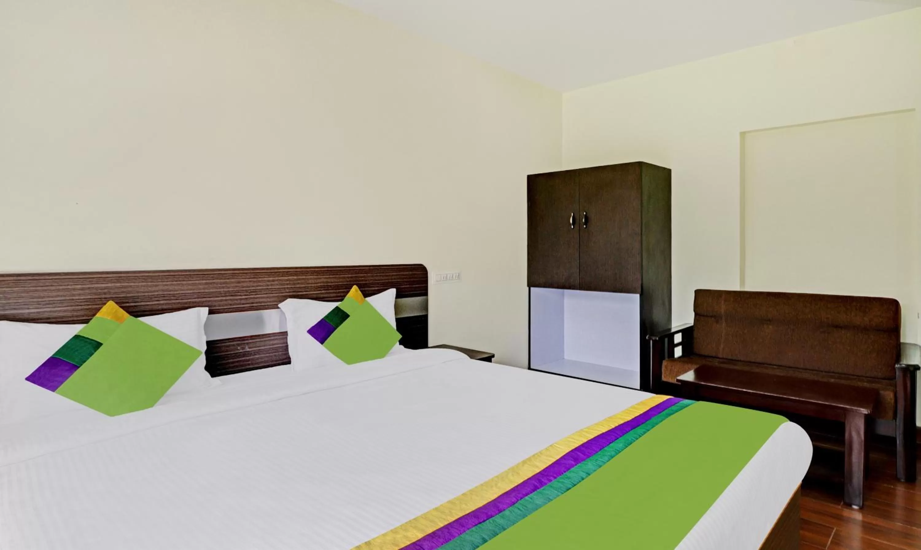 Bedroom, Bed in Treebo Aall Season