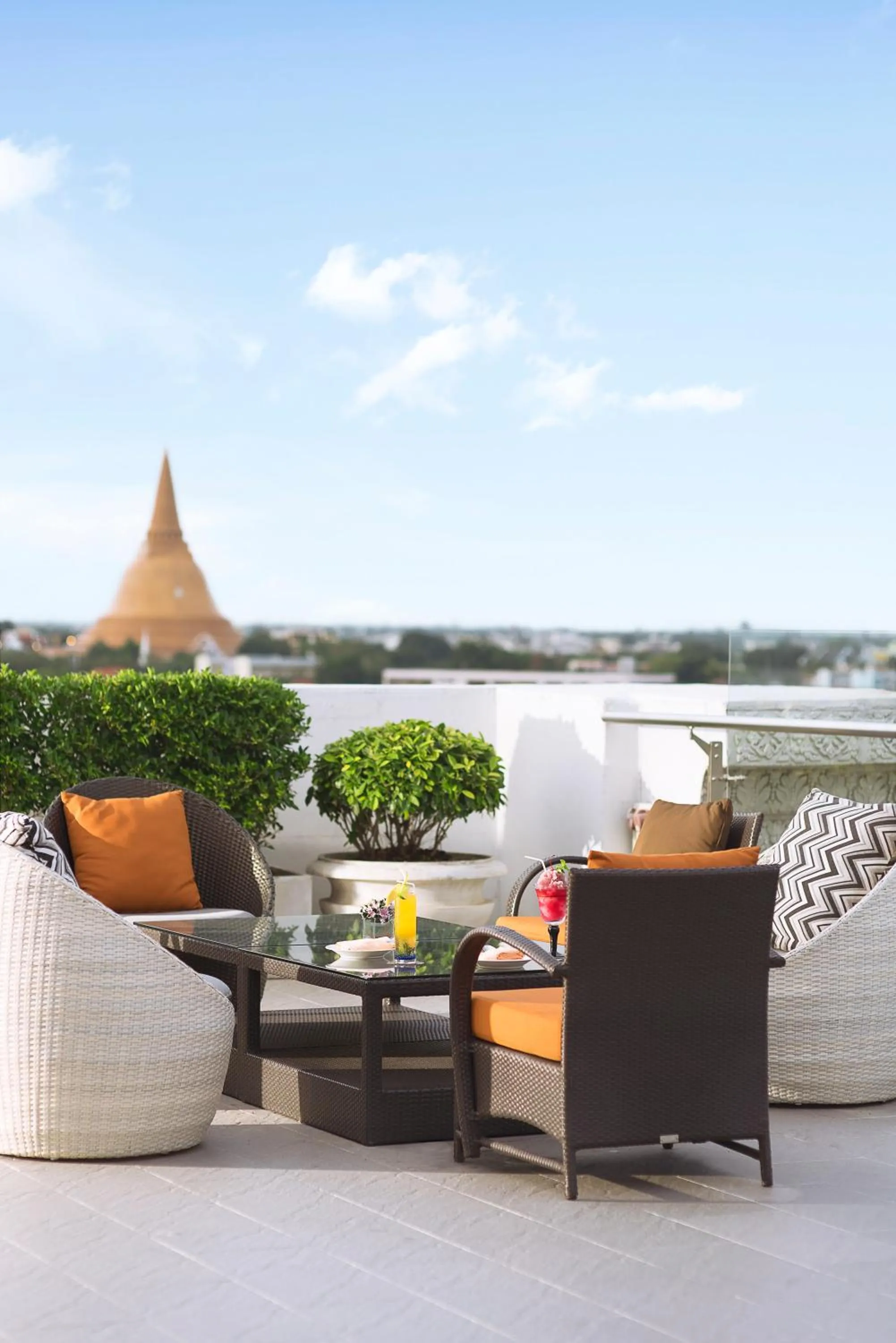 Day in Mida Grande Hotel Dhavaravati Nakhon Pathom - SHA PLUS