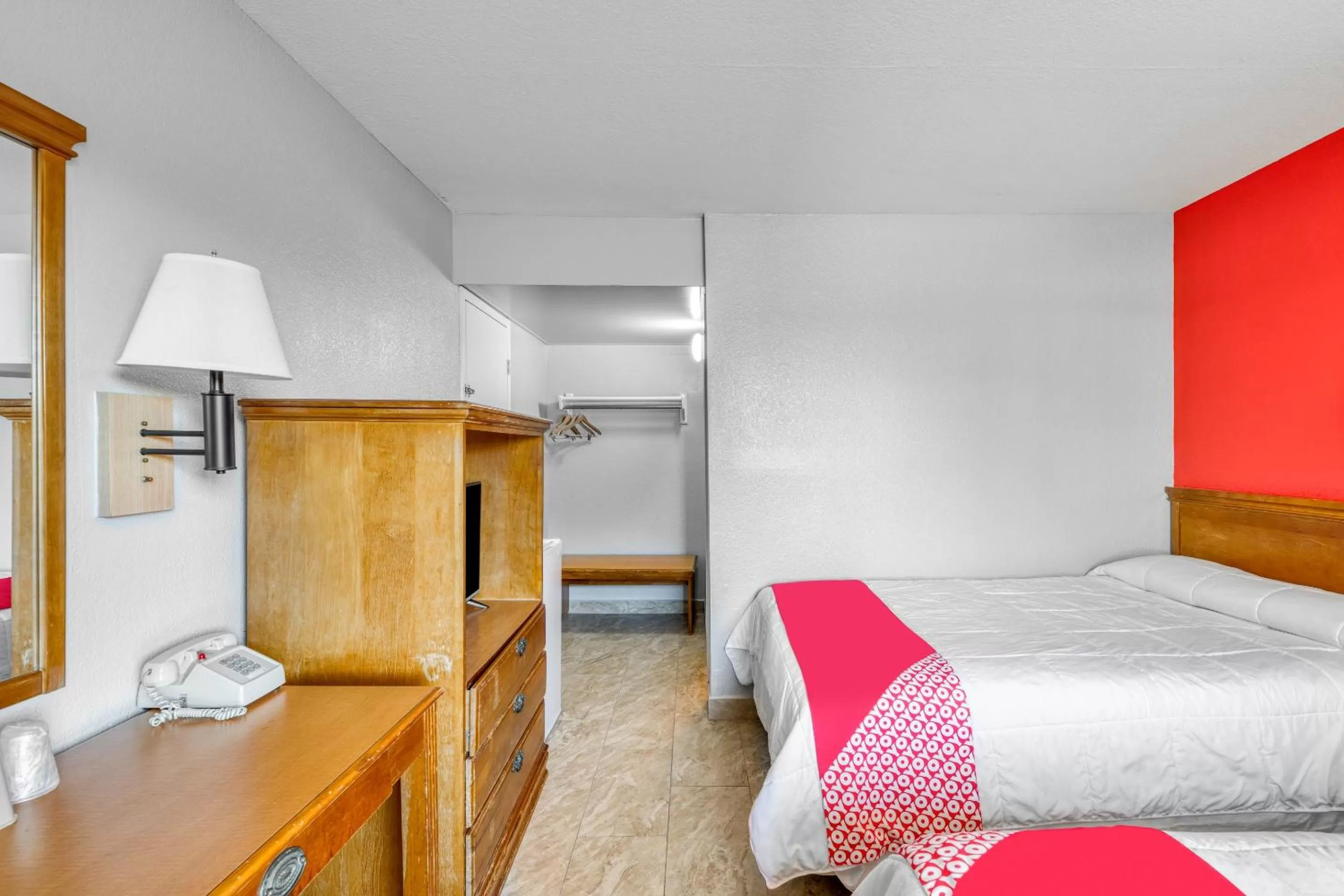 Bedroom, Bed in OYO Hotel Houston Southwest I-69