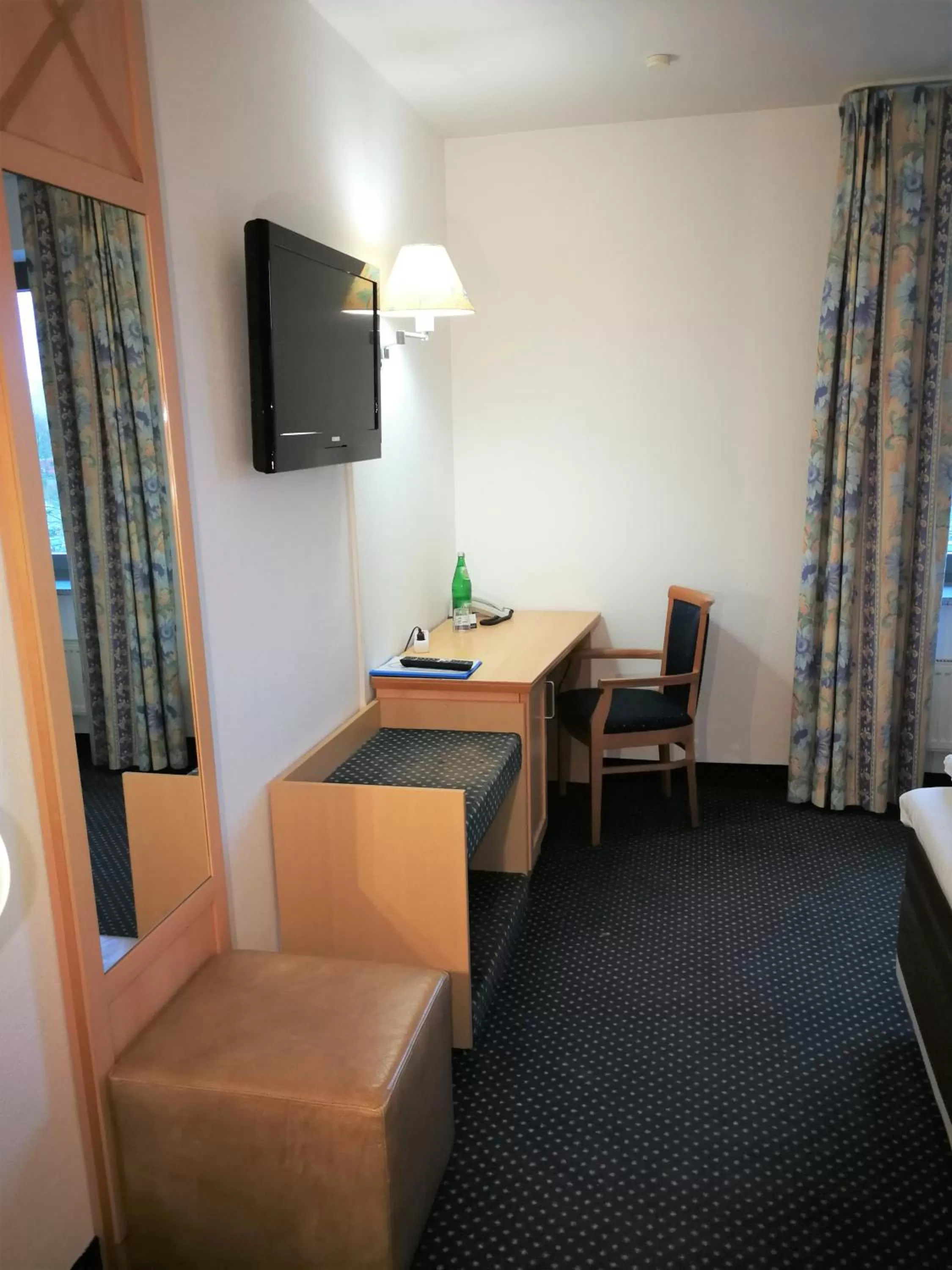 Bed in Hotel NEAR BY