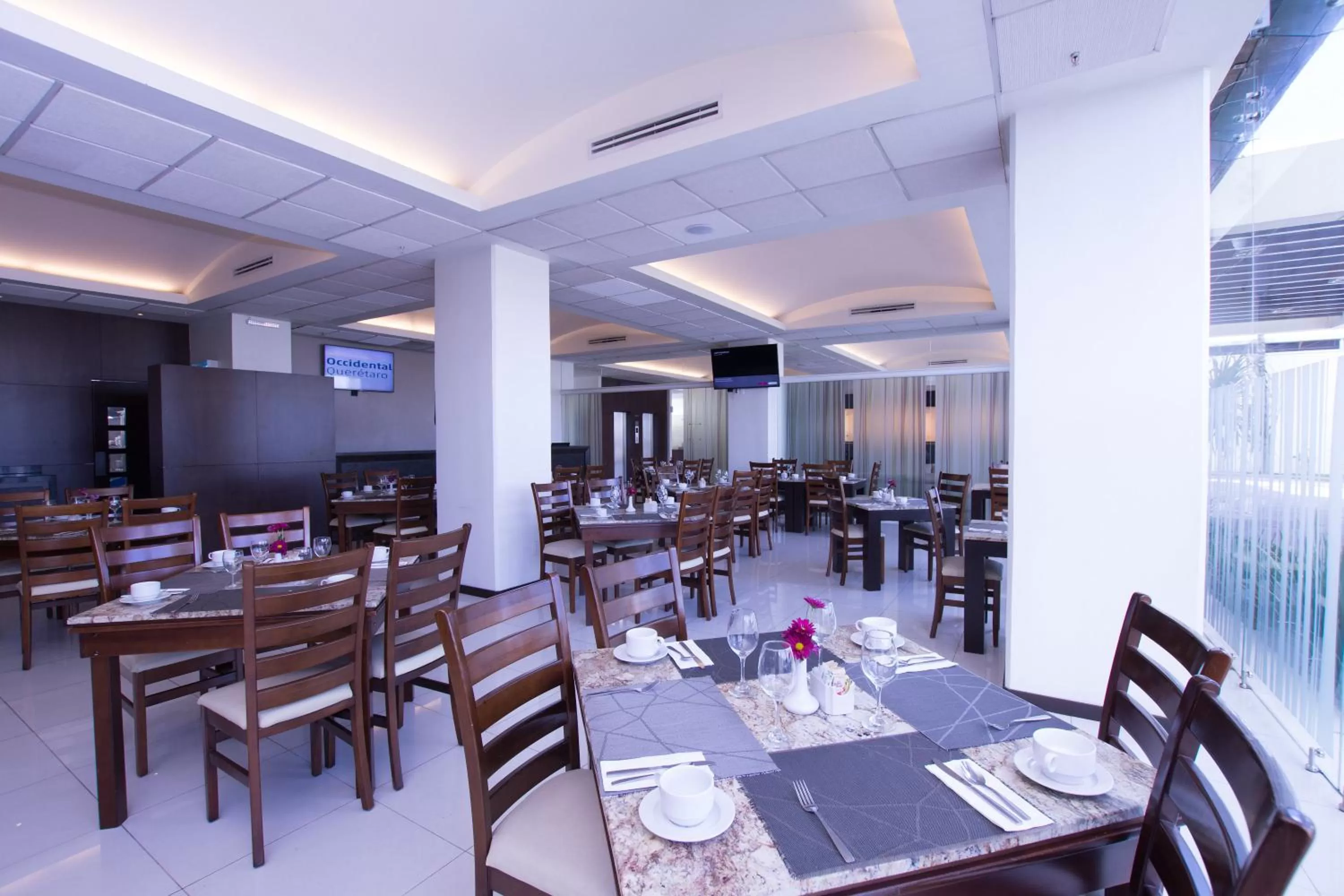 Restaurant/places to eat in Crown Victoria Hotel