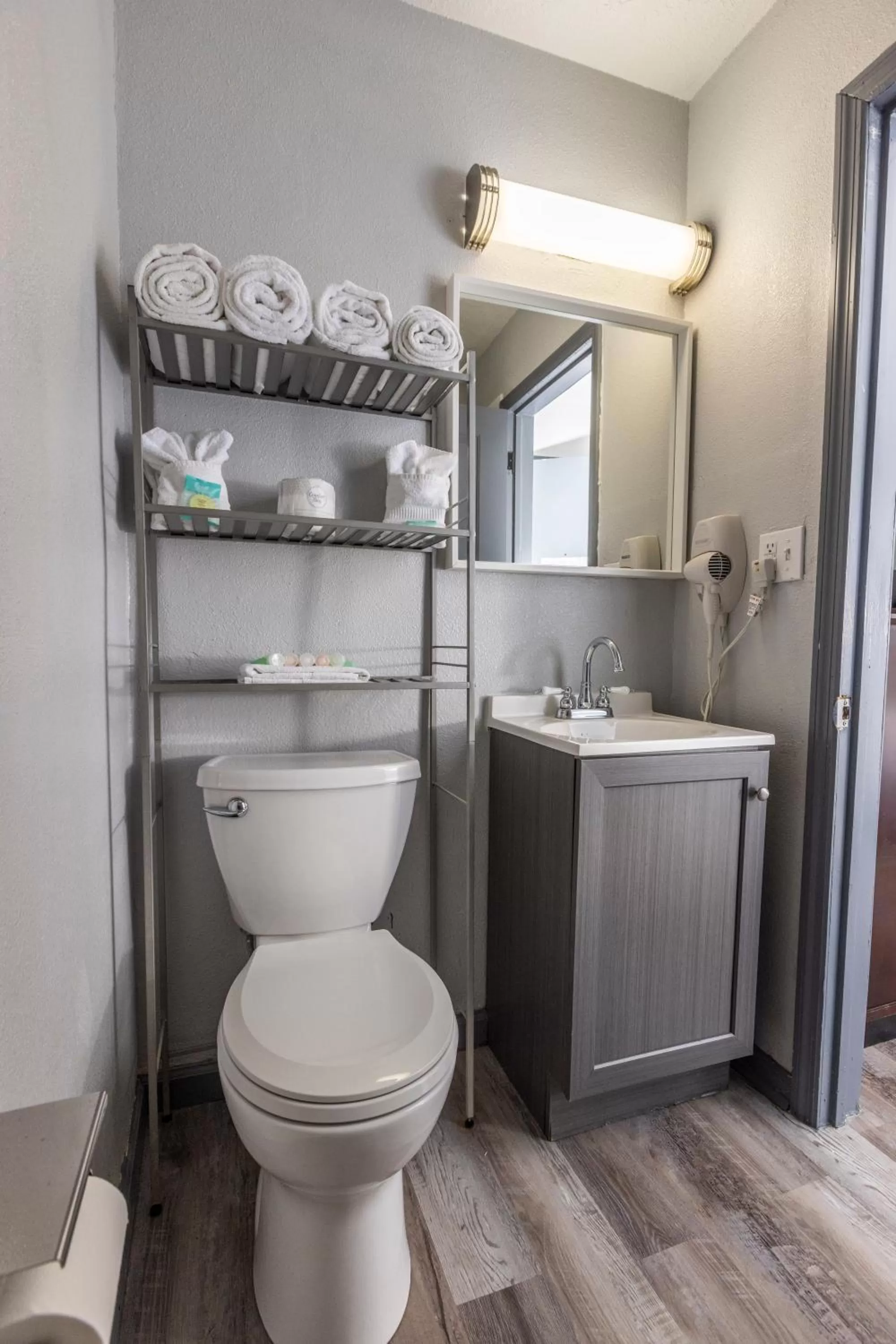 Toilet in Butler Inn