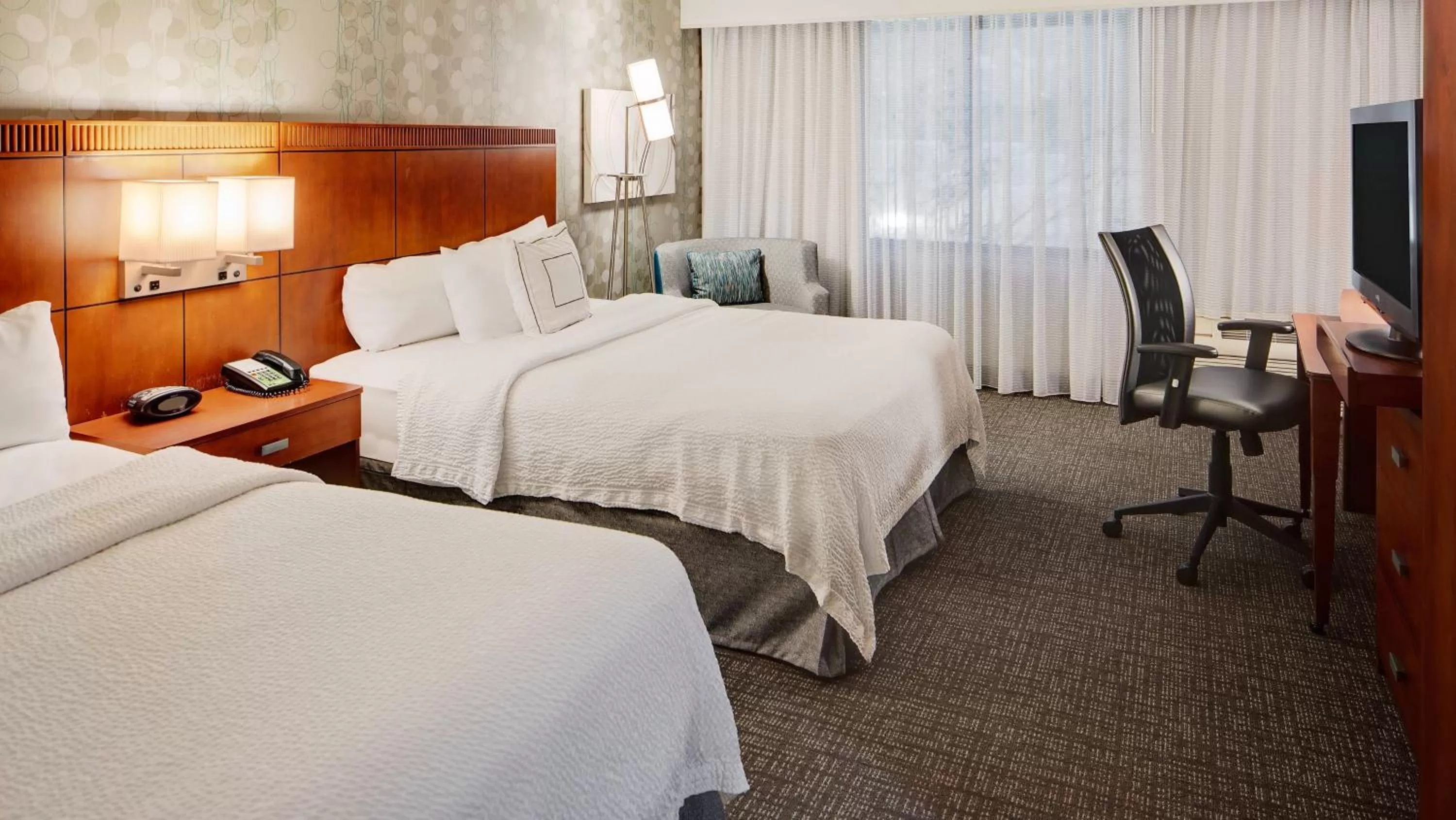 Standard Queen Room with Two Queen Beds in Courtyard by Marriott Pittsburgh West Homestead Waterfront