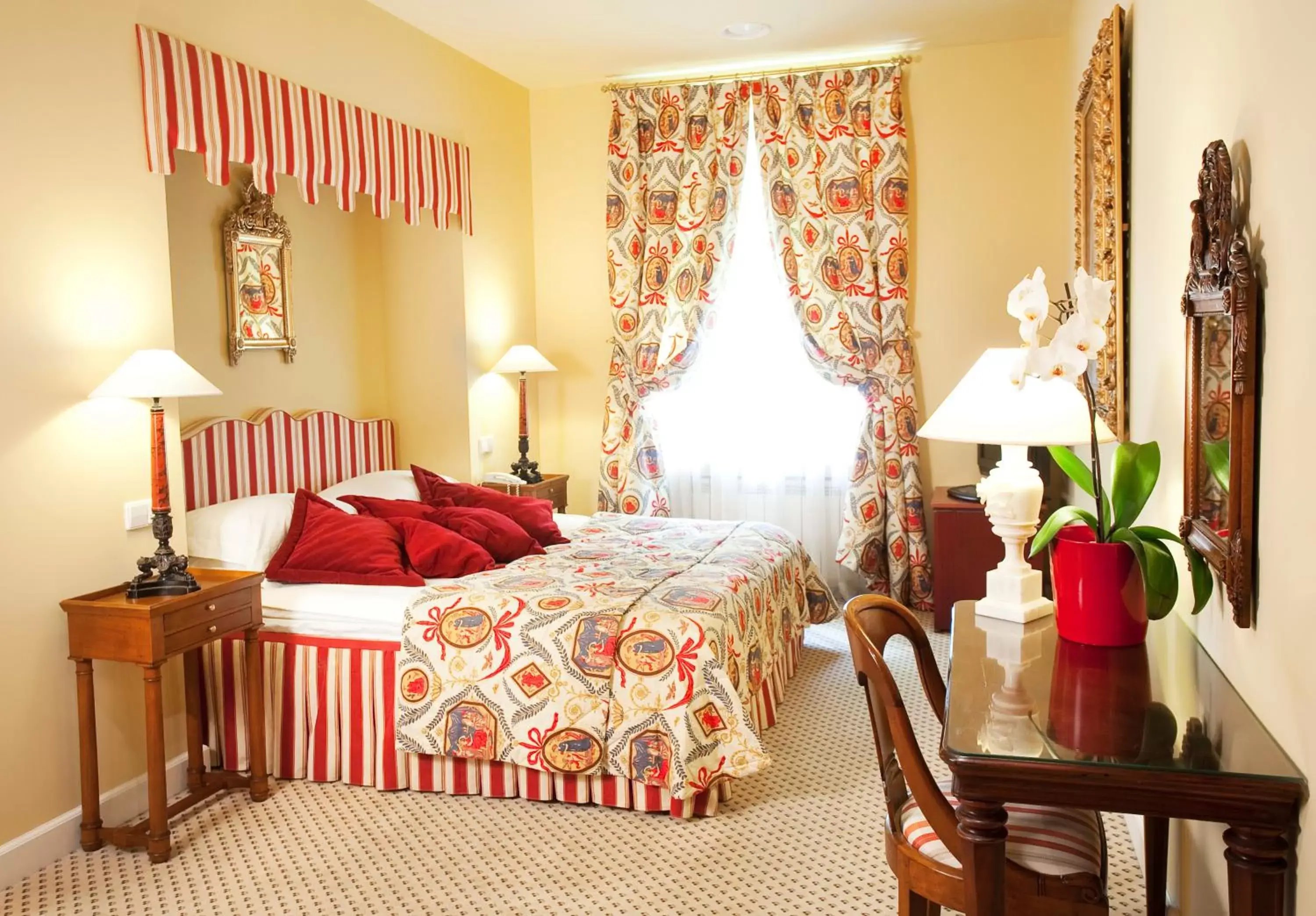 Suite with Spa Access in NARUTIS Hotel - Small Luxury Hotels of The World Suite with Spa Access in NARUTIS Hotel - Small Luxury Hotels of The World