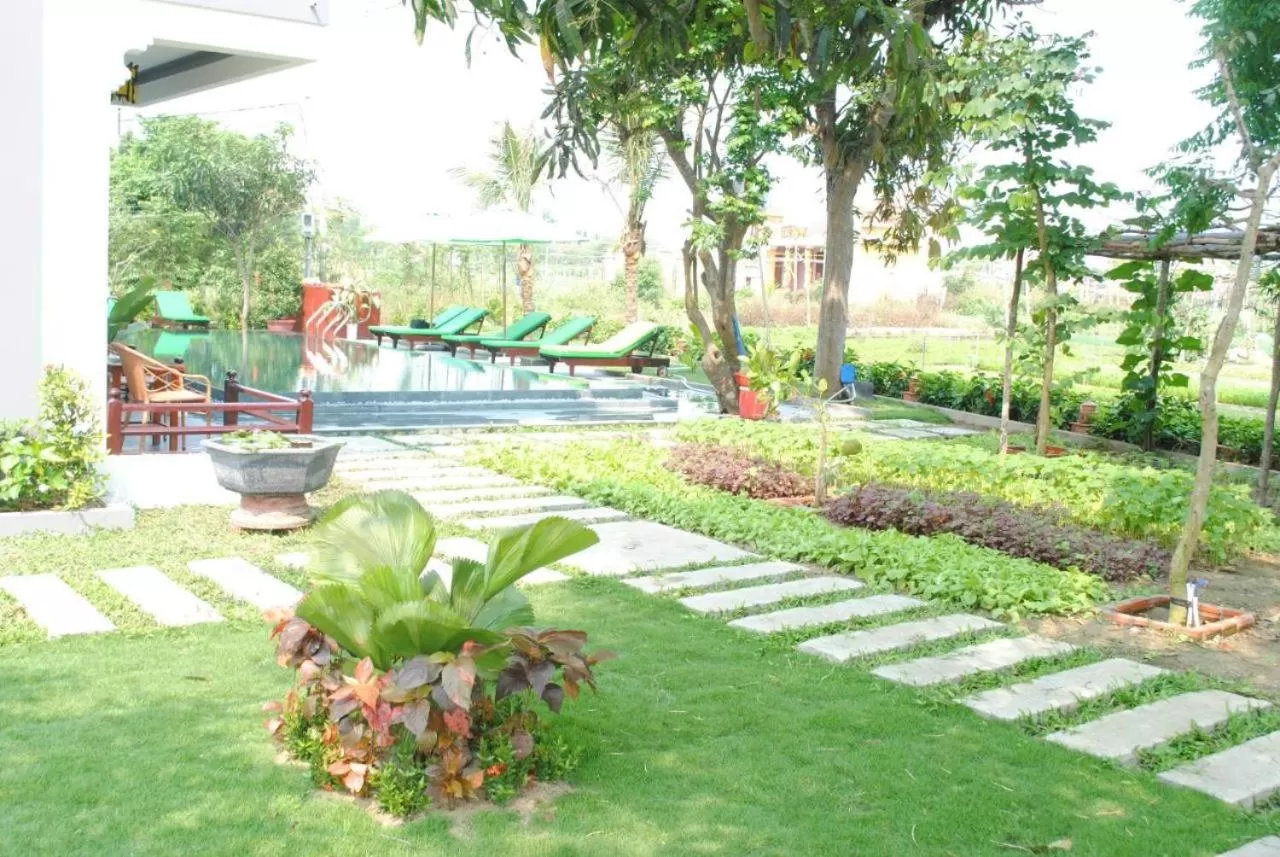 Garden in Hoi an Osaka Riverside Villa & Spa