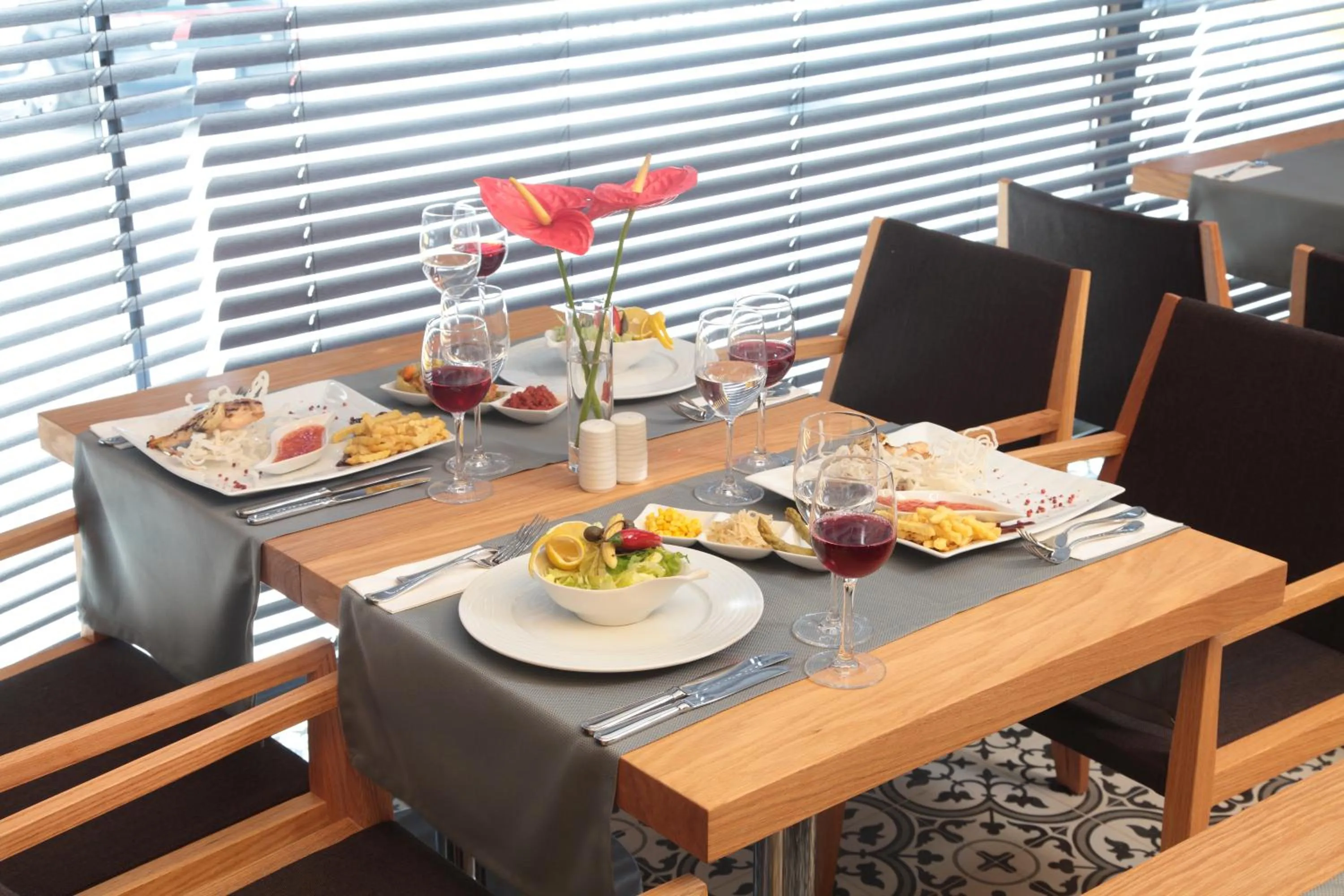 Restaurant/places to eat in Istanbul Dora Hotel