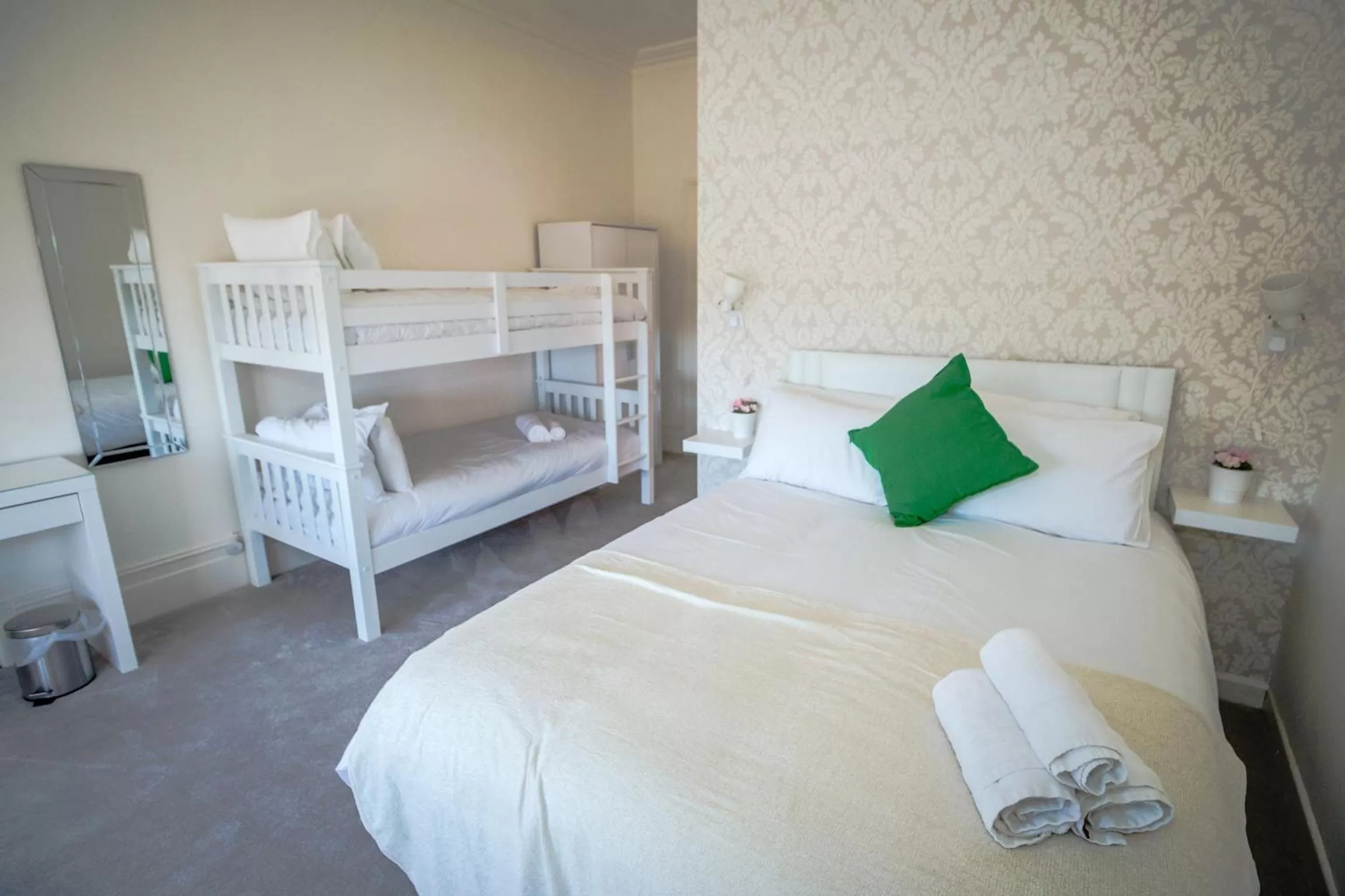 City view, Bed in The Mount Rooms