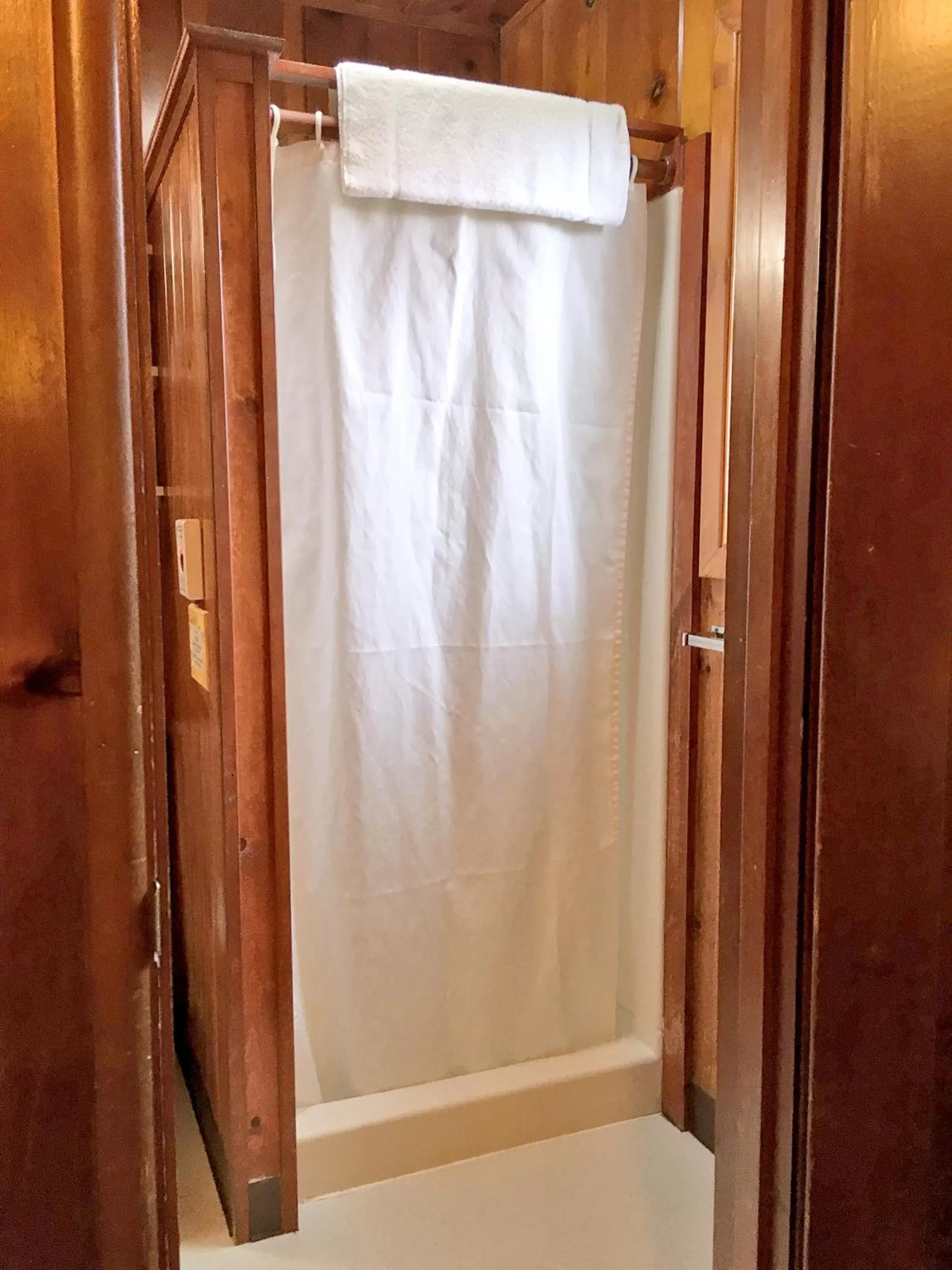 Shower in Park Motel and Cabins