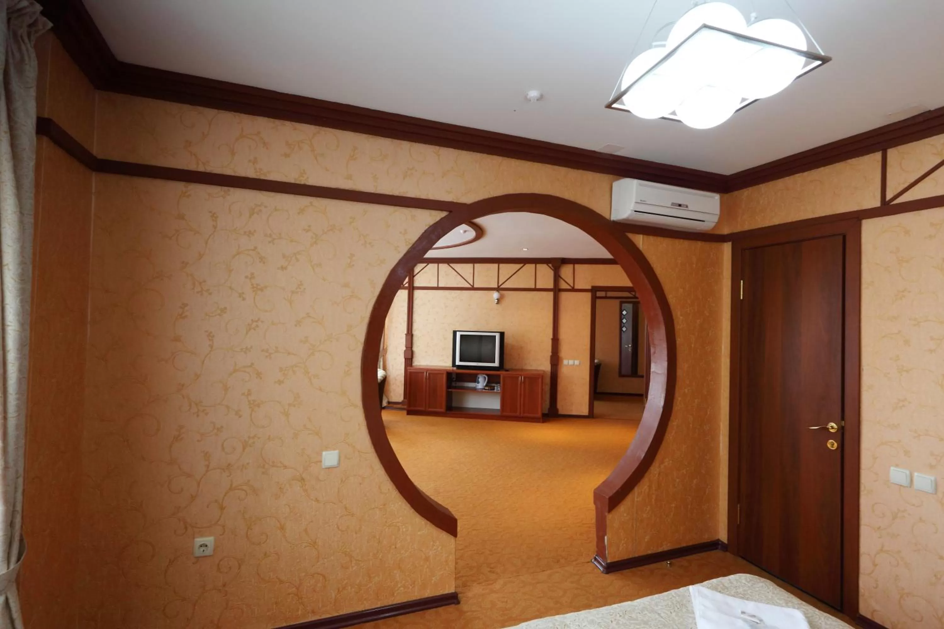 TV and multimedia in Alpen Ville