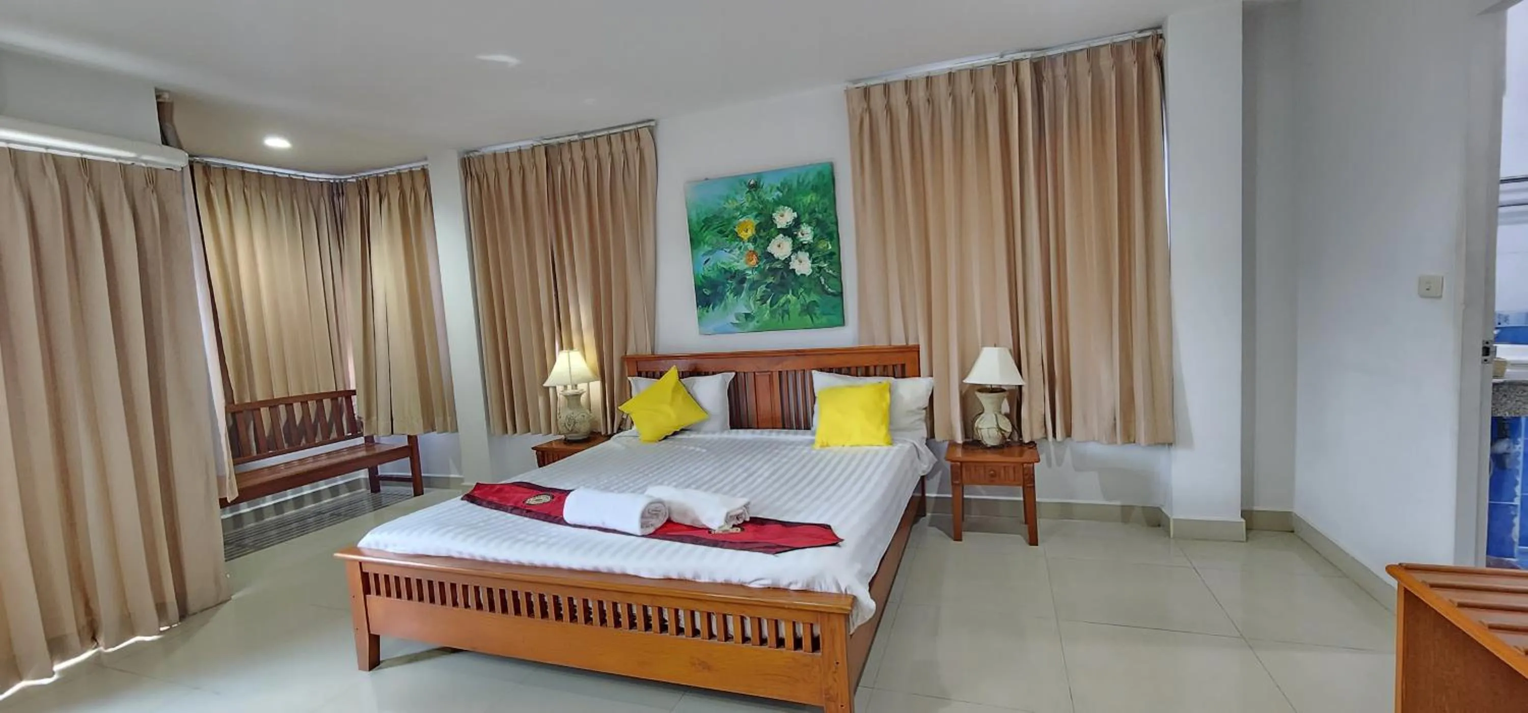 Bedroom, Bed in Royal Sweet Hotel