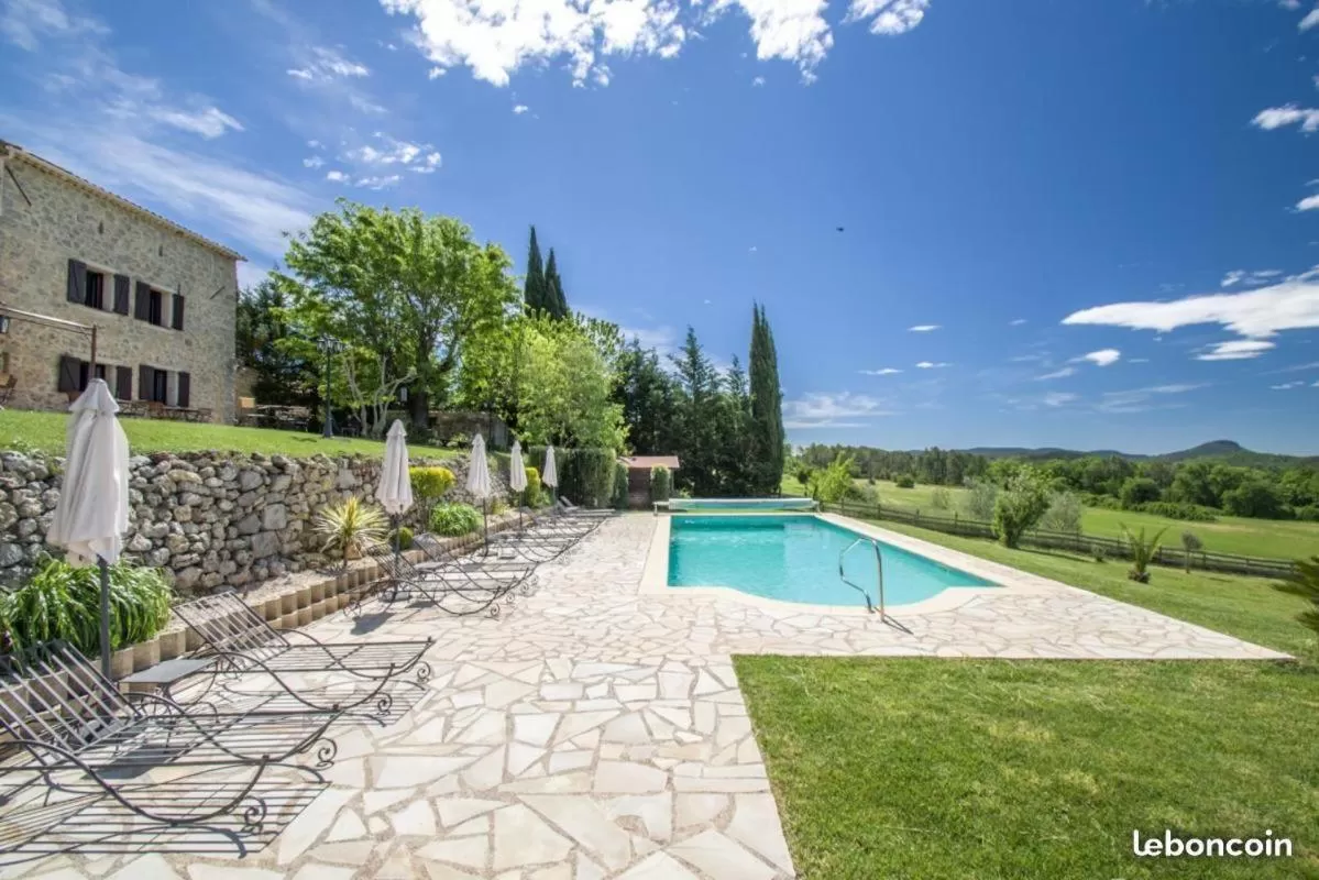 Swimming pool in Fleur de Lys