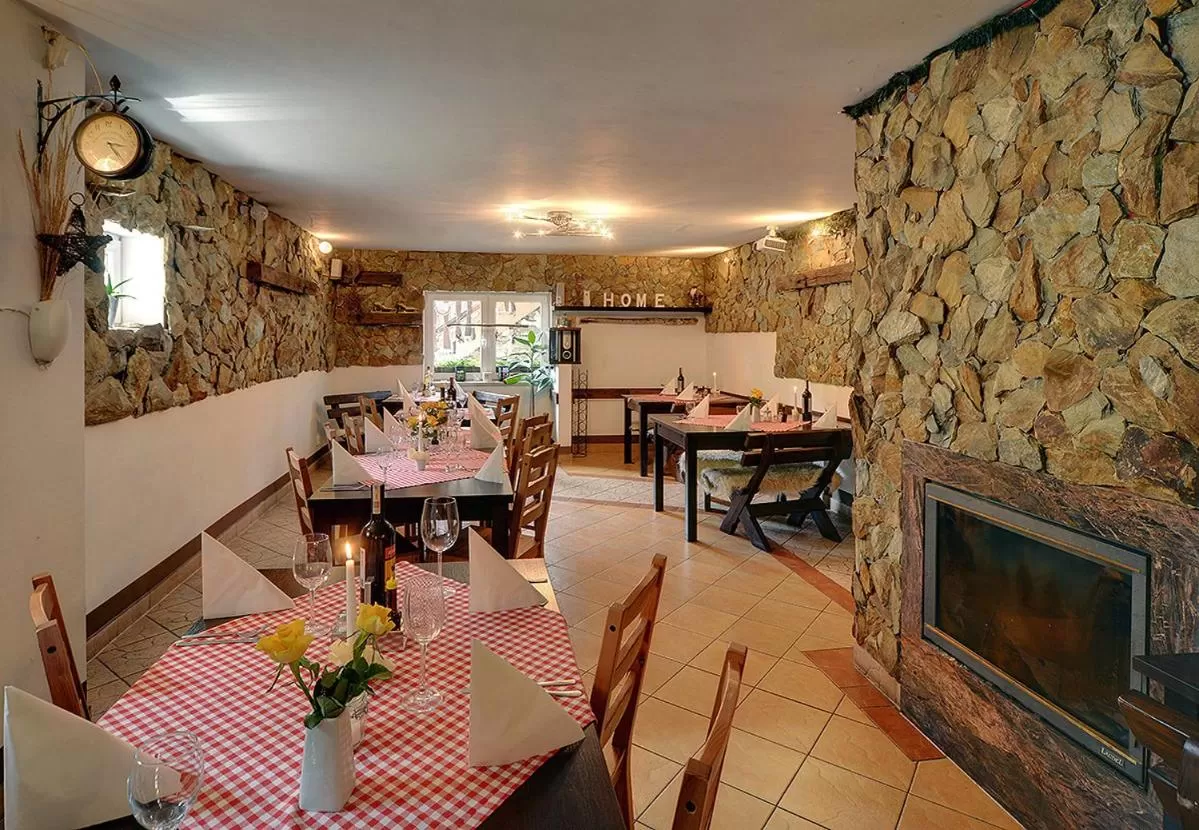 Restaurant/Places to Eat in Safir przy samym WYCIĄGU