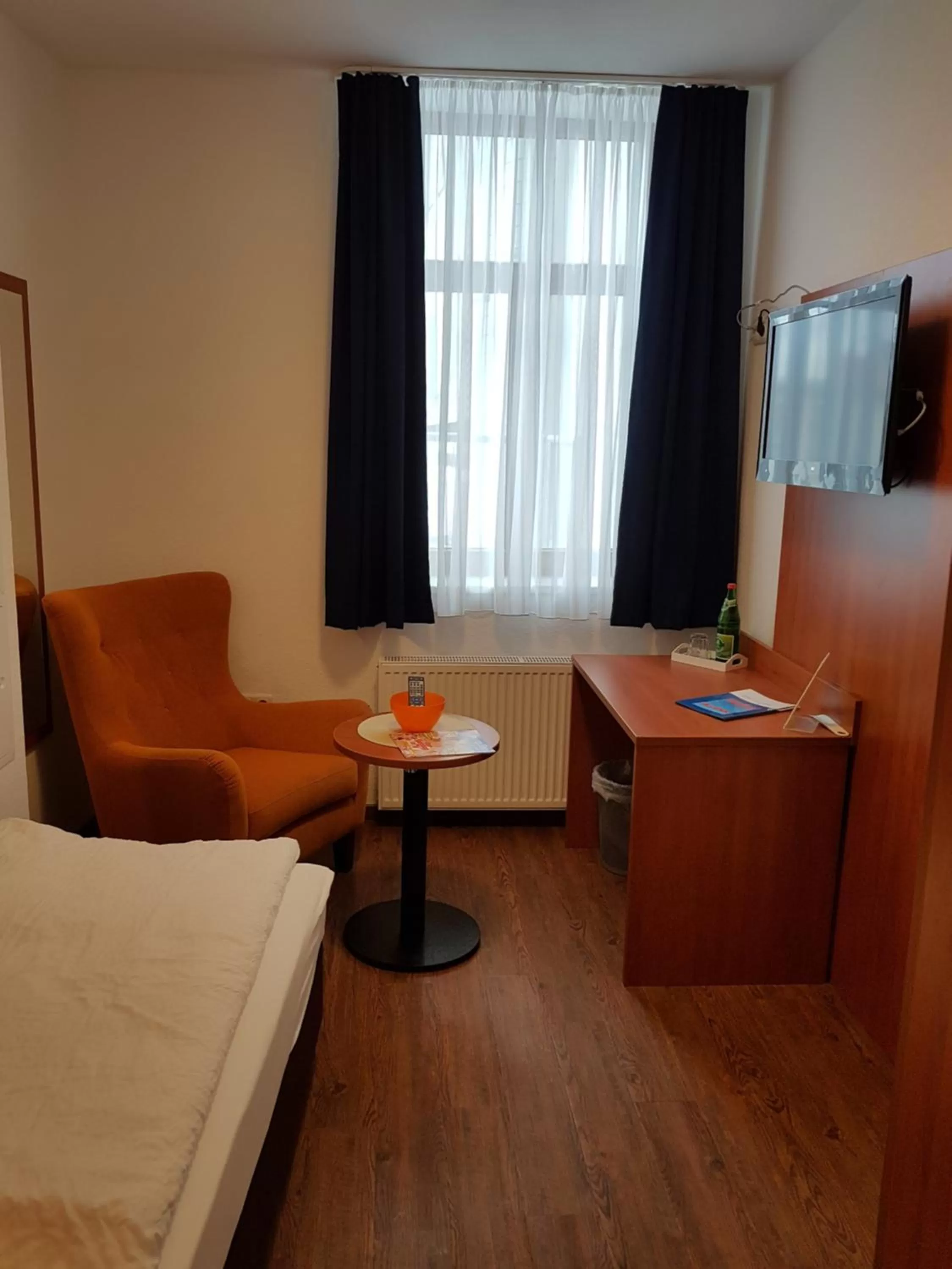 Photo of the whole room, Bed in Hotel Amber Altstadt