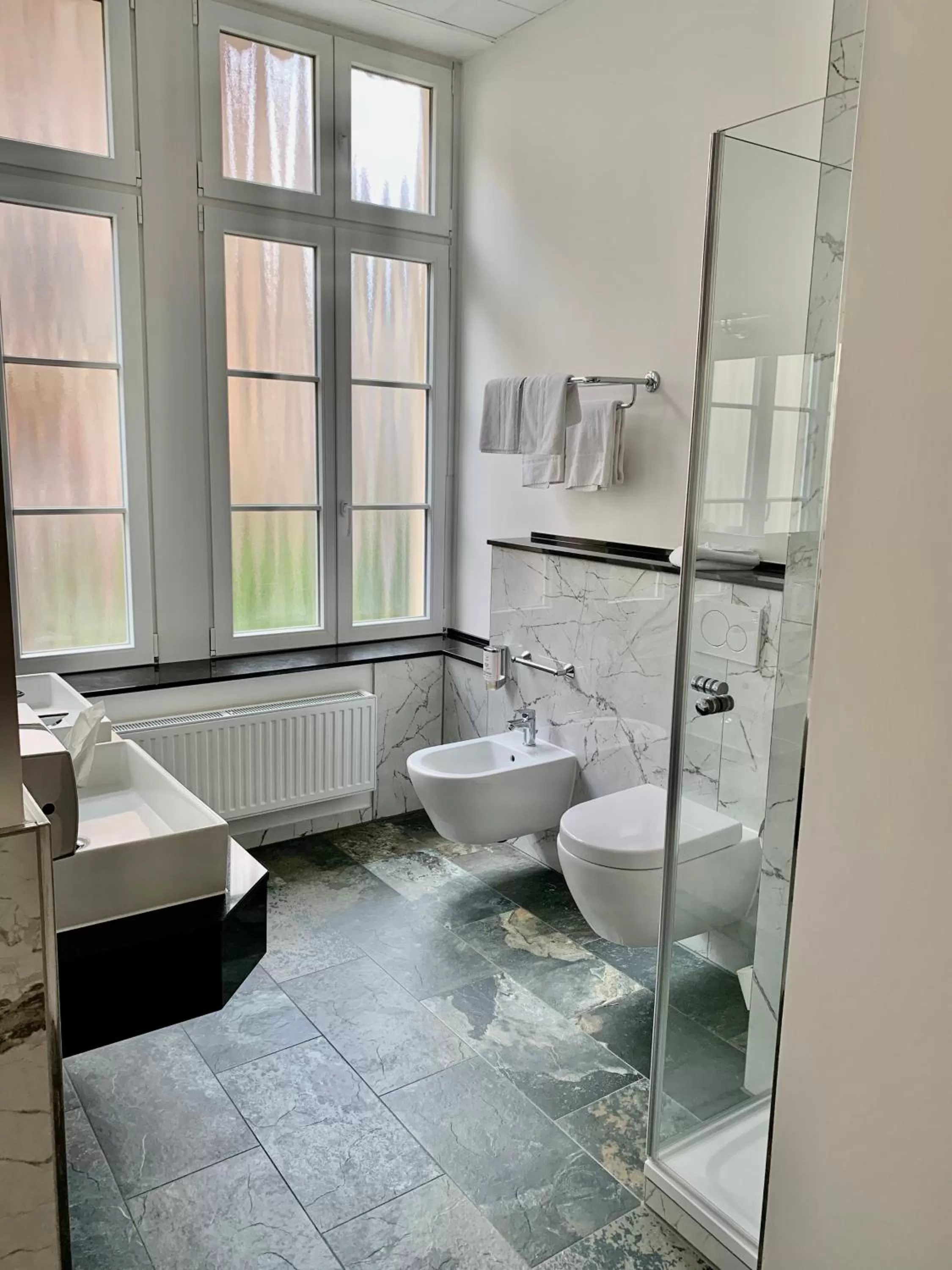 Shower in Villa Thea Hotel am Rosengarten