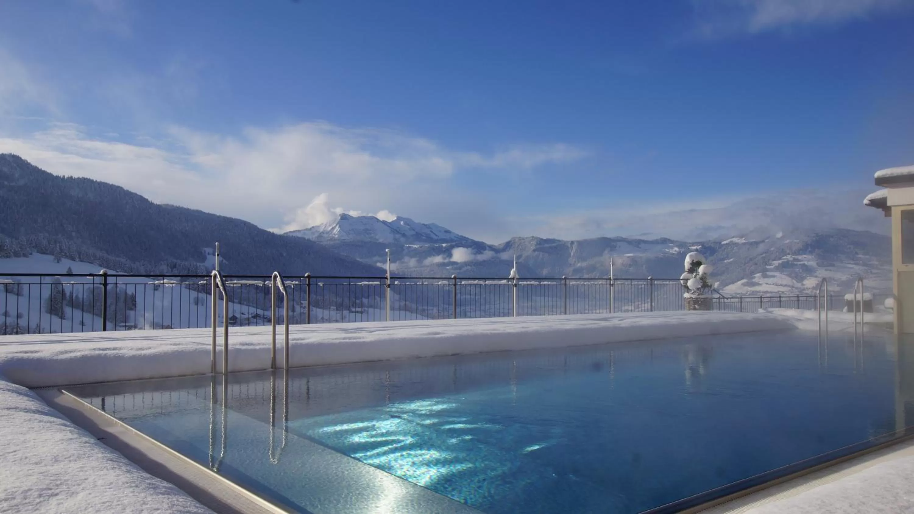 Winter, Swimming Pool in St Hubertus BnB