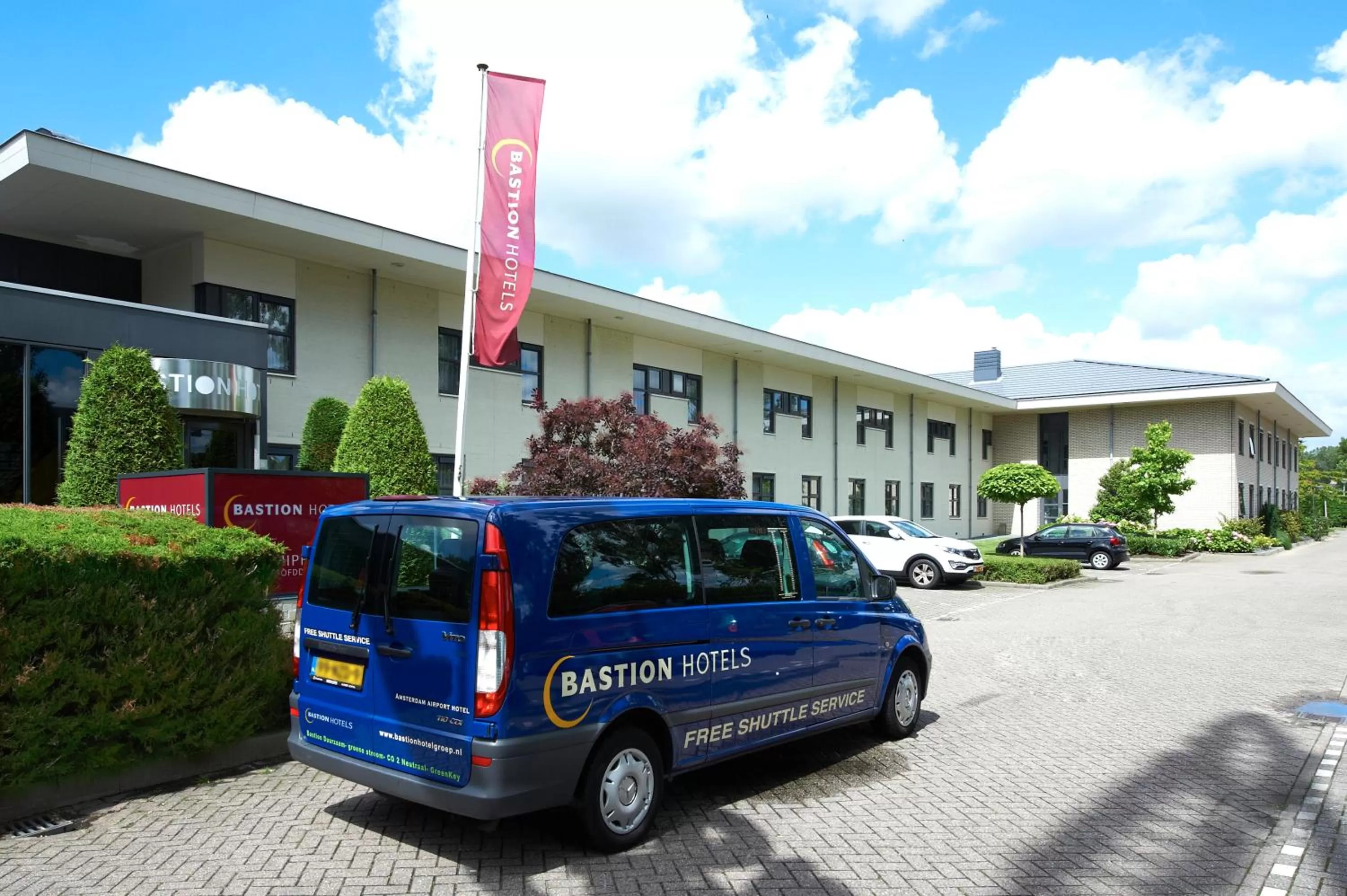 shuttle in Bastion Hotel Schiphol Hoofddorp