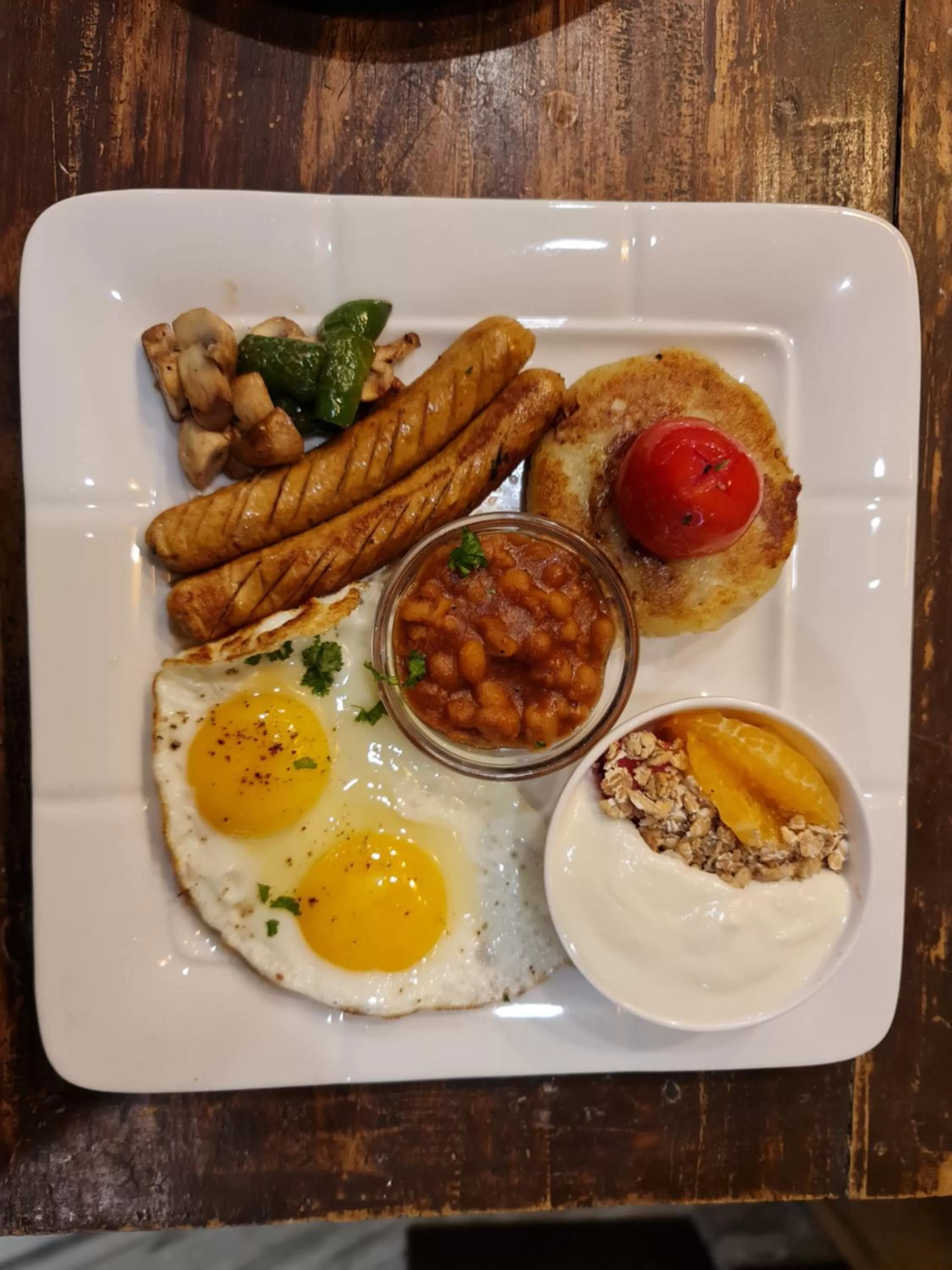 American breakfast in Hotel Middle Path & Spa