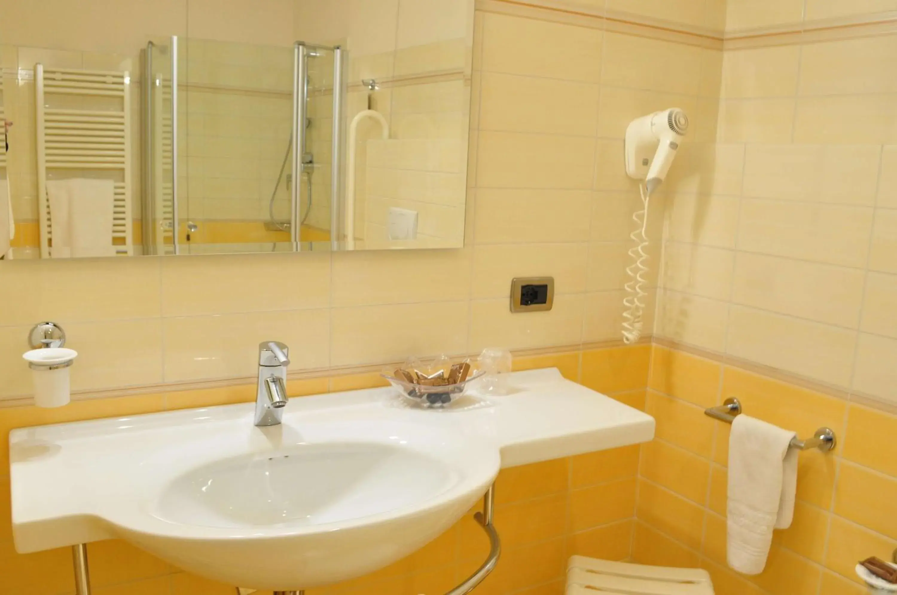 Classic Queen Room in San Giorgio, Sure Hotel Collection by Best Western Classic Queen Room in San Giorgio, Sure Hotel Collection by Best Western