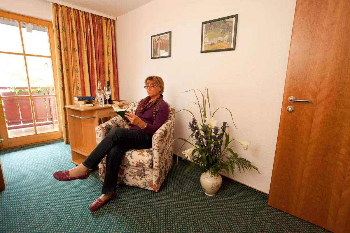 Day, Lobby/Reception in Familien- und Wellnesshotel "Viktoria"