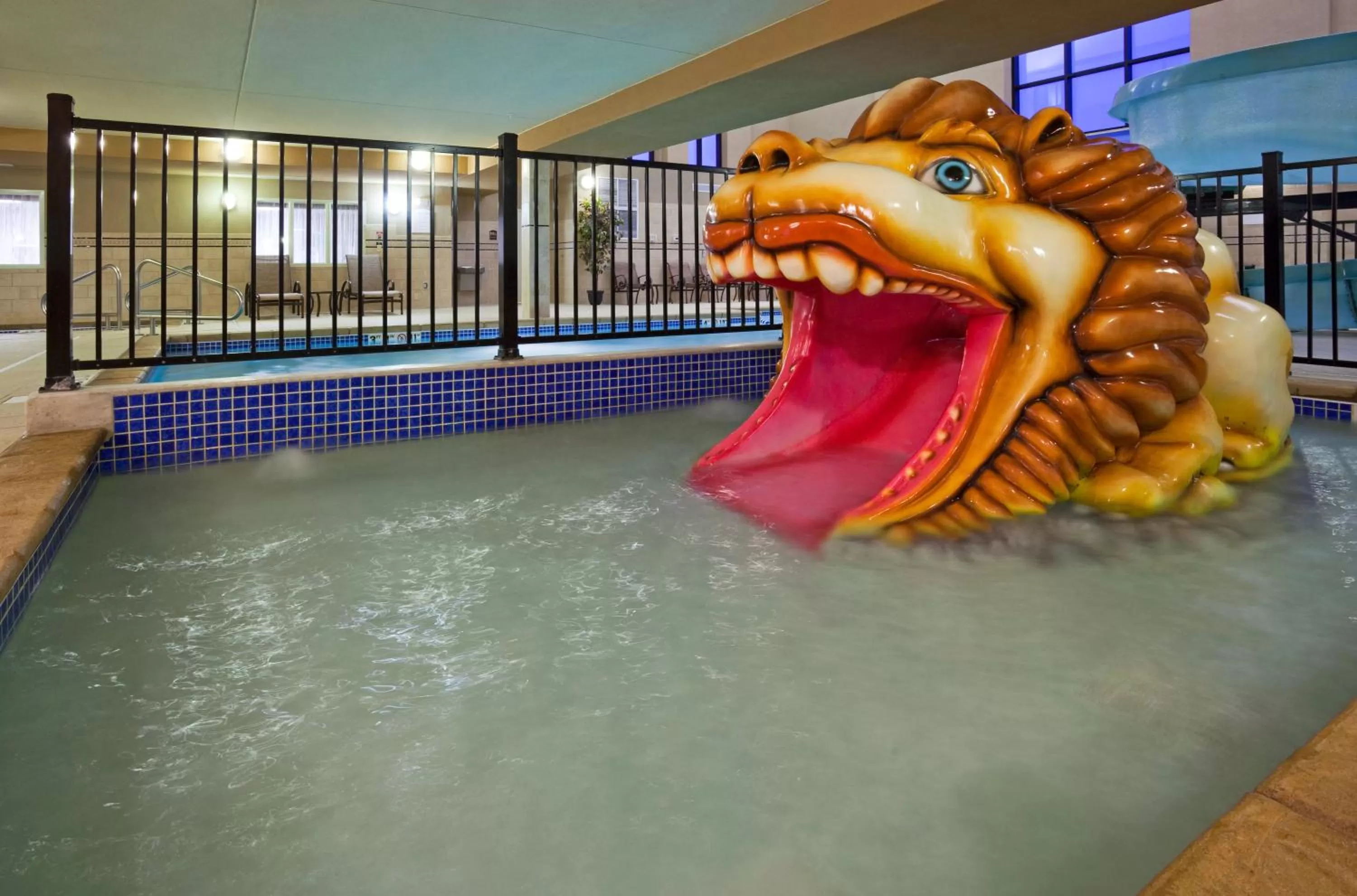 Swimming pool in Holiday Inn Express & Suites Mitchell by IHG