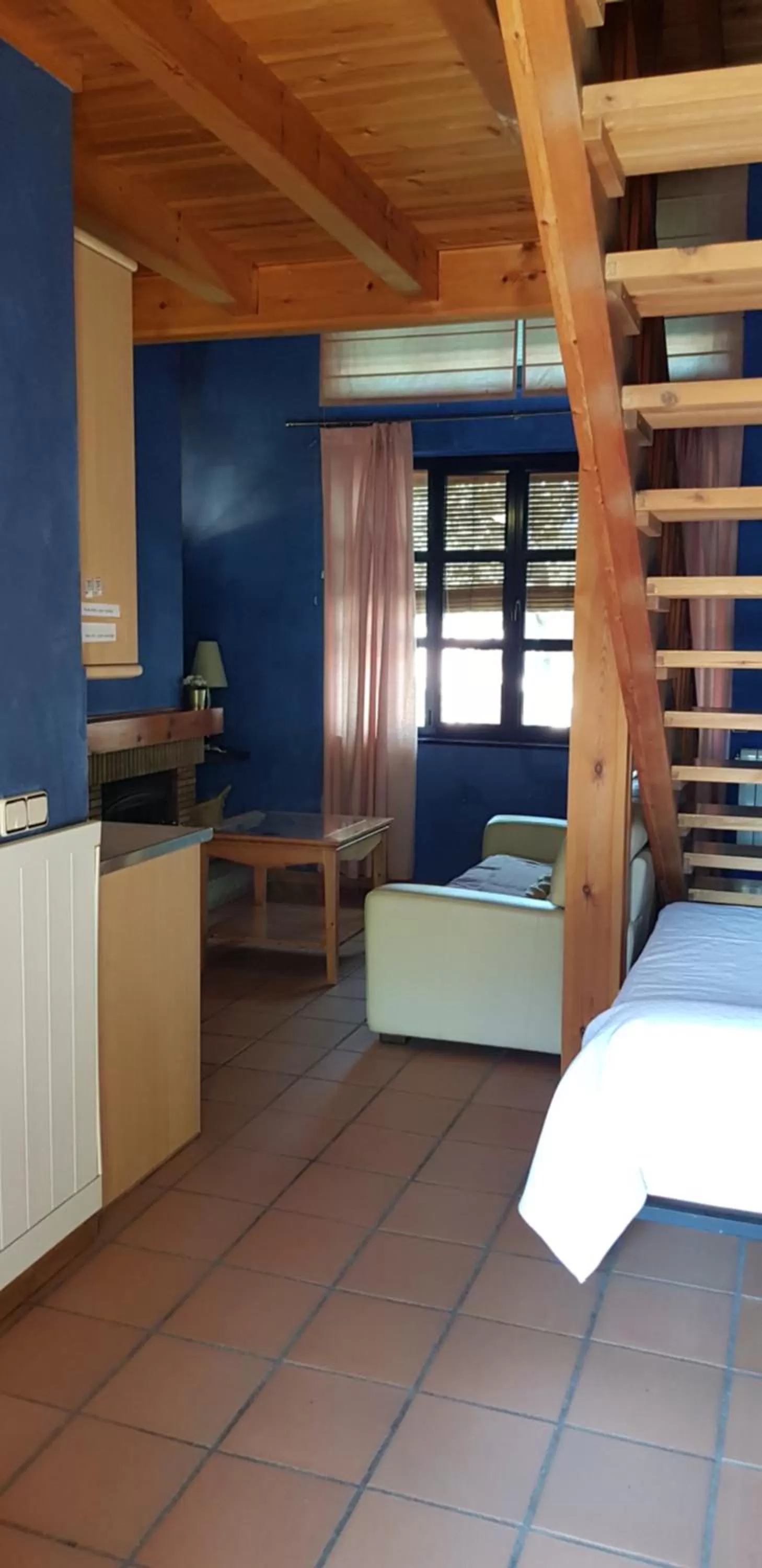 Living room, Bed in Hotel Sara De Ur