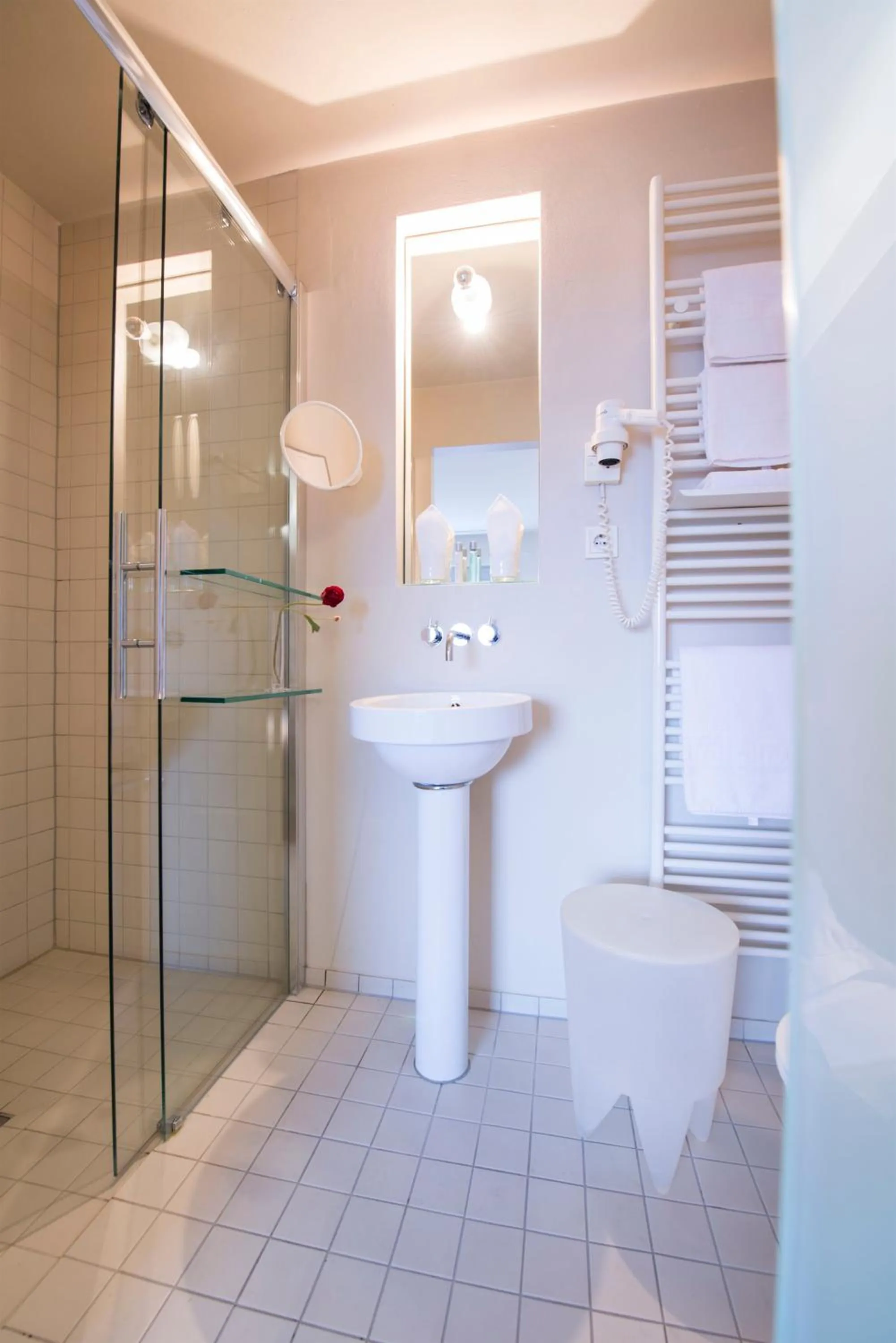 Bathroom in The New Yorker Hotel Köln-Messe