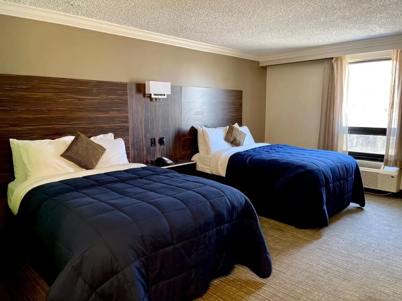 Bed in The Lincoln Hotel Philadelphia