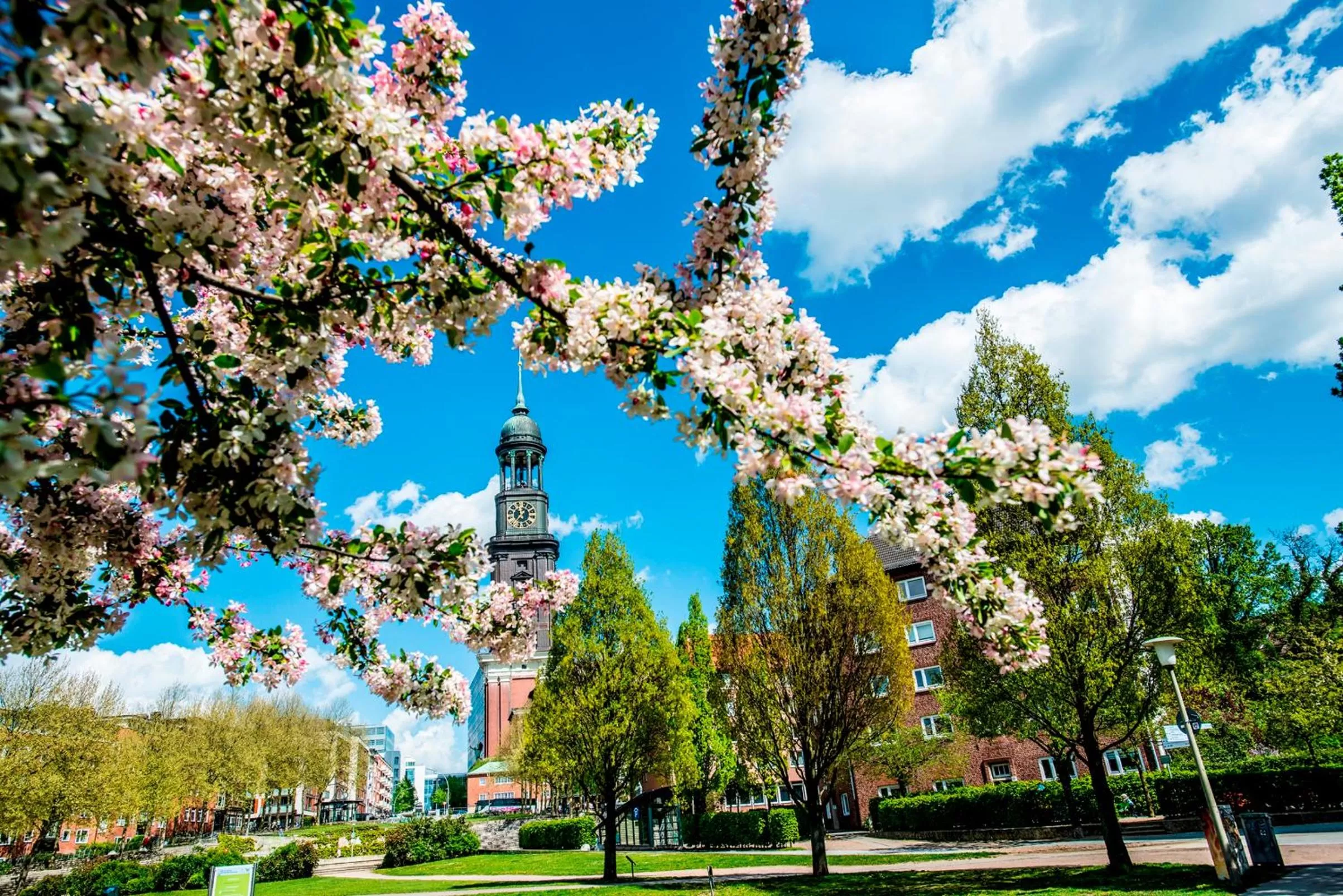 Nearby landmark in THE MADISON Hotel Hamburg