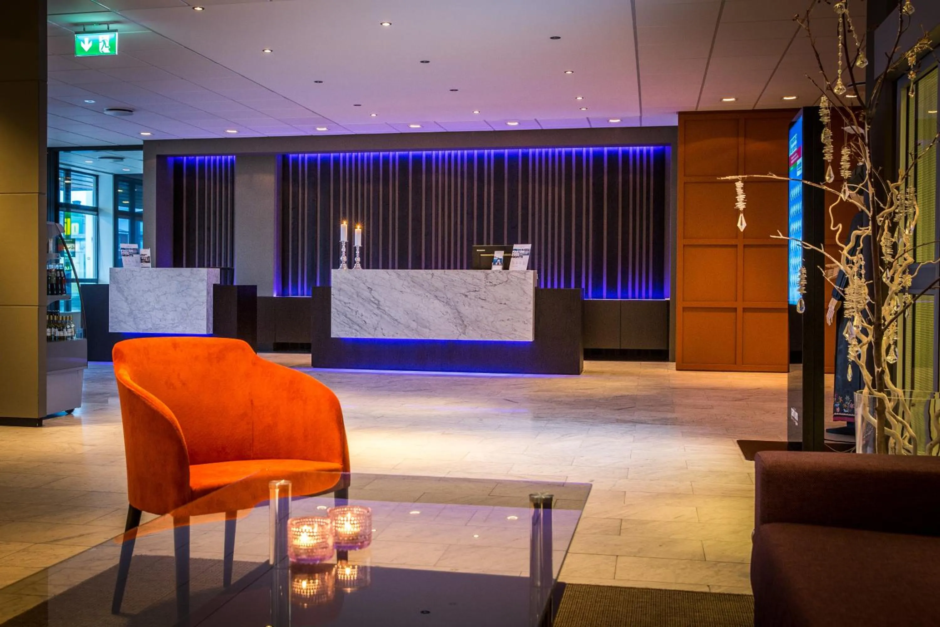 Lobby or reception in Park Inn by Radisson Reykjavik Keflavík Airport