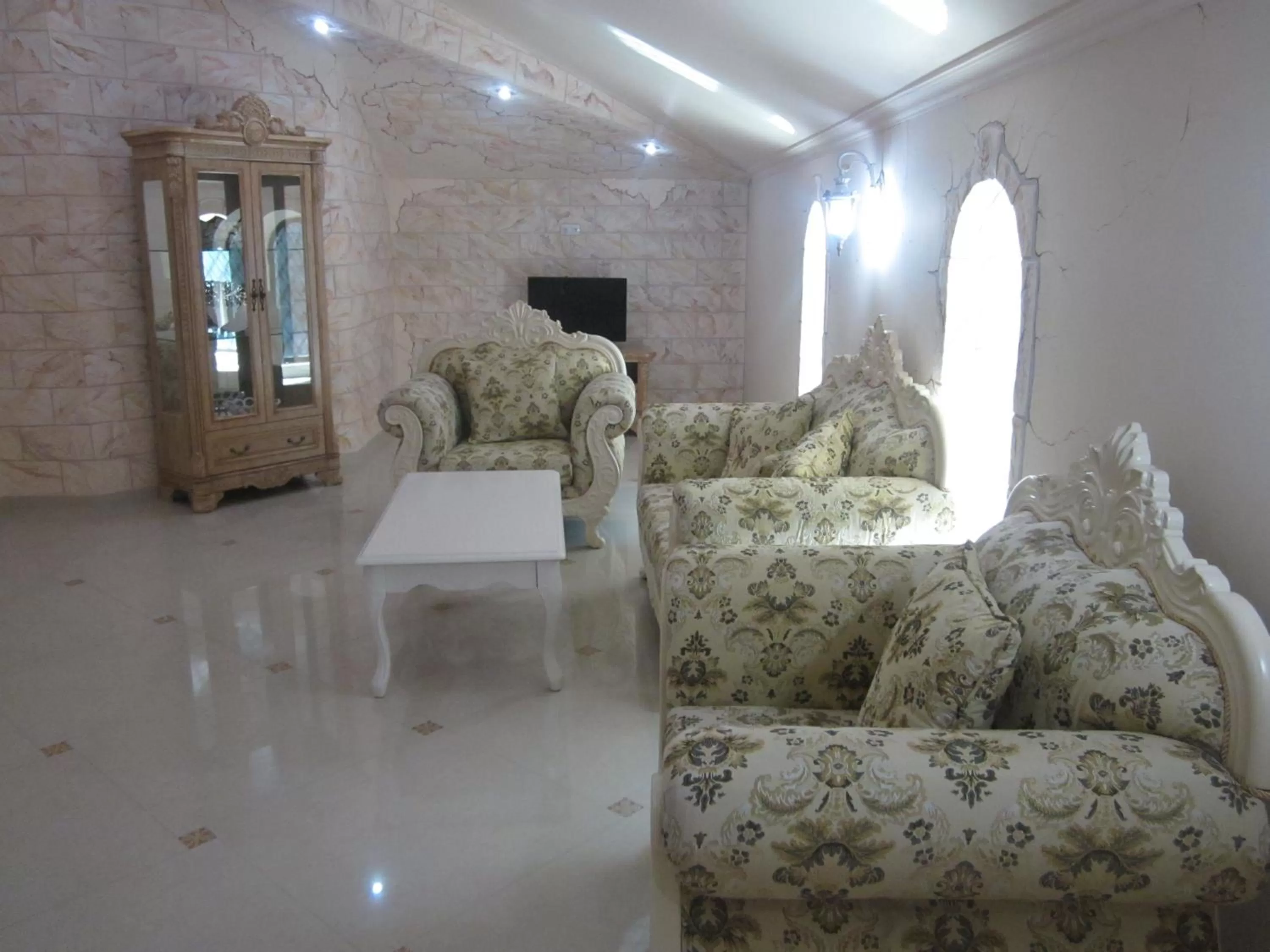 Photo of the whole room, Seating Area in Venezia Palazzo Hotel