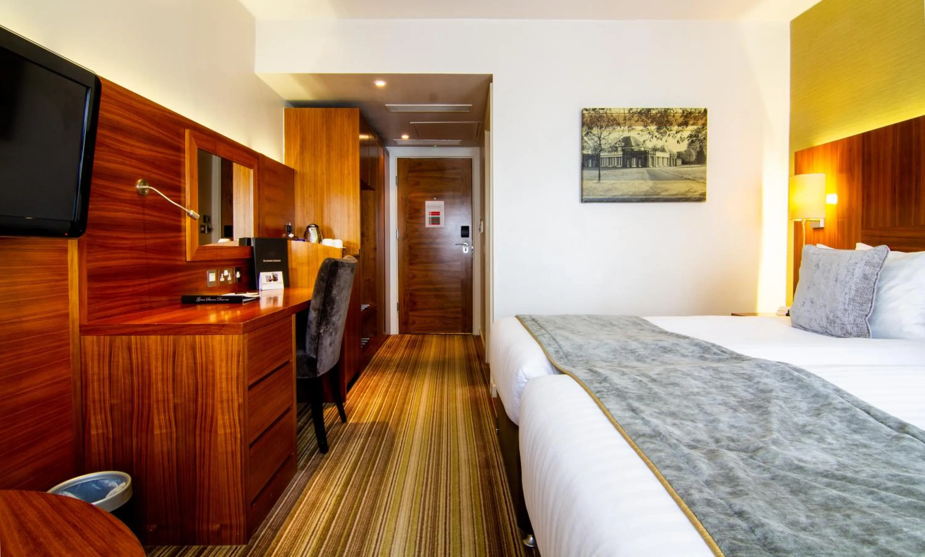 Bedroom, Bed in Blakemore Hyde Park