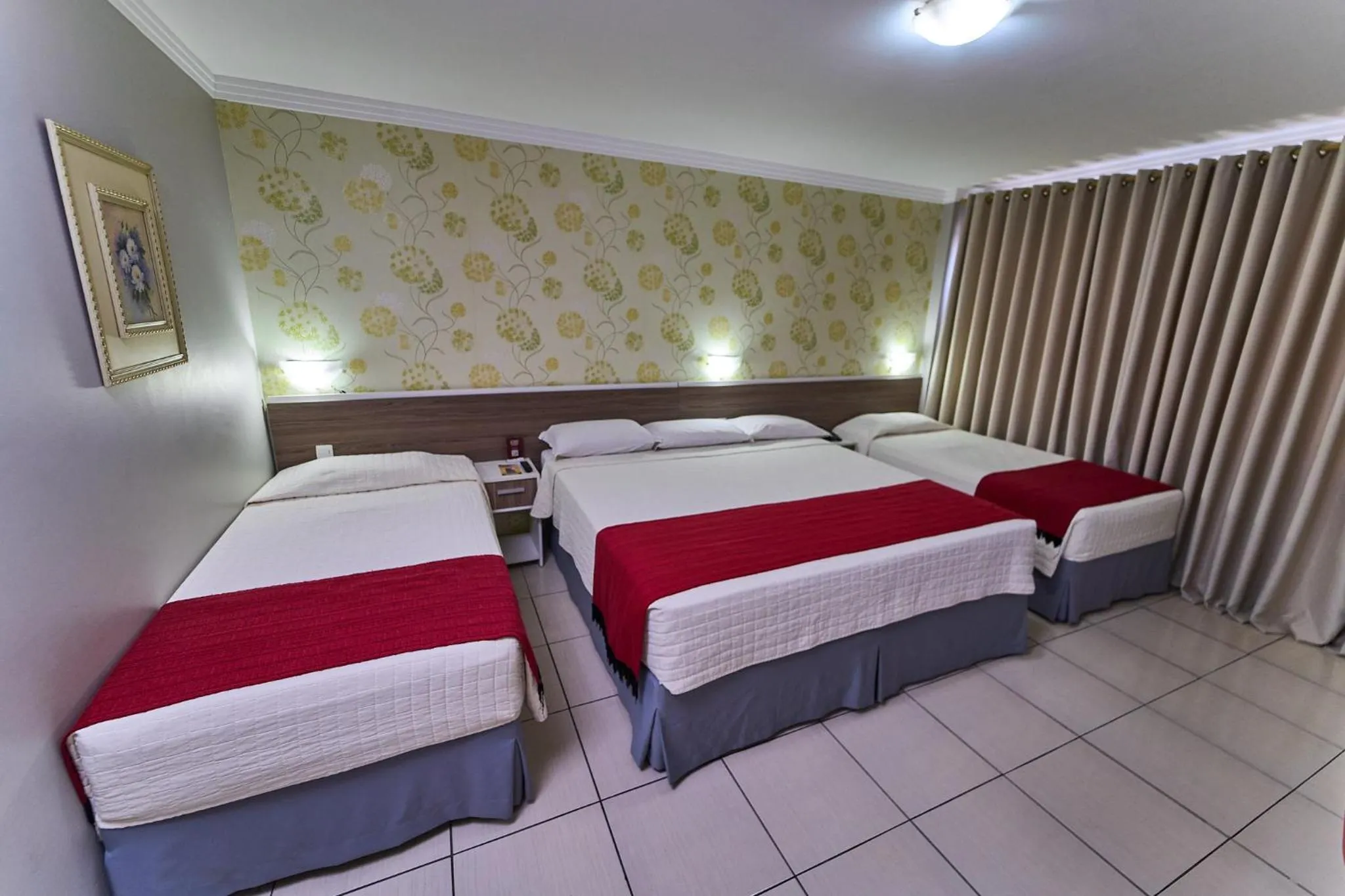 Bedroom, Bed in Foz Plaza Hotel