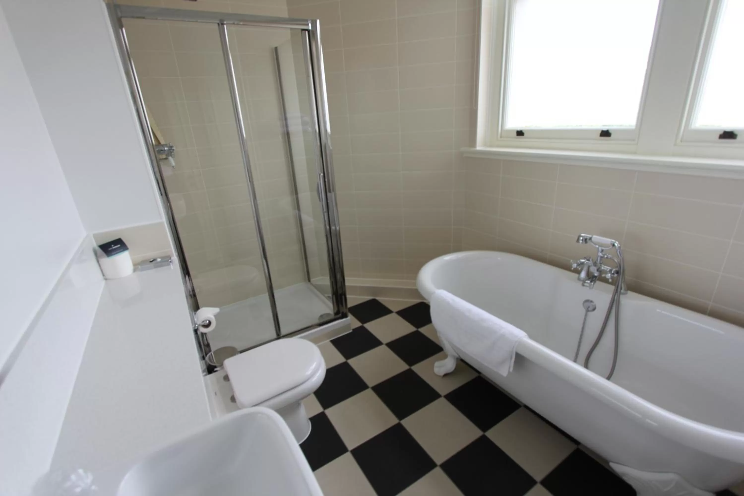 Bathroom in Yarrow Hotel