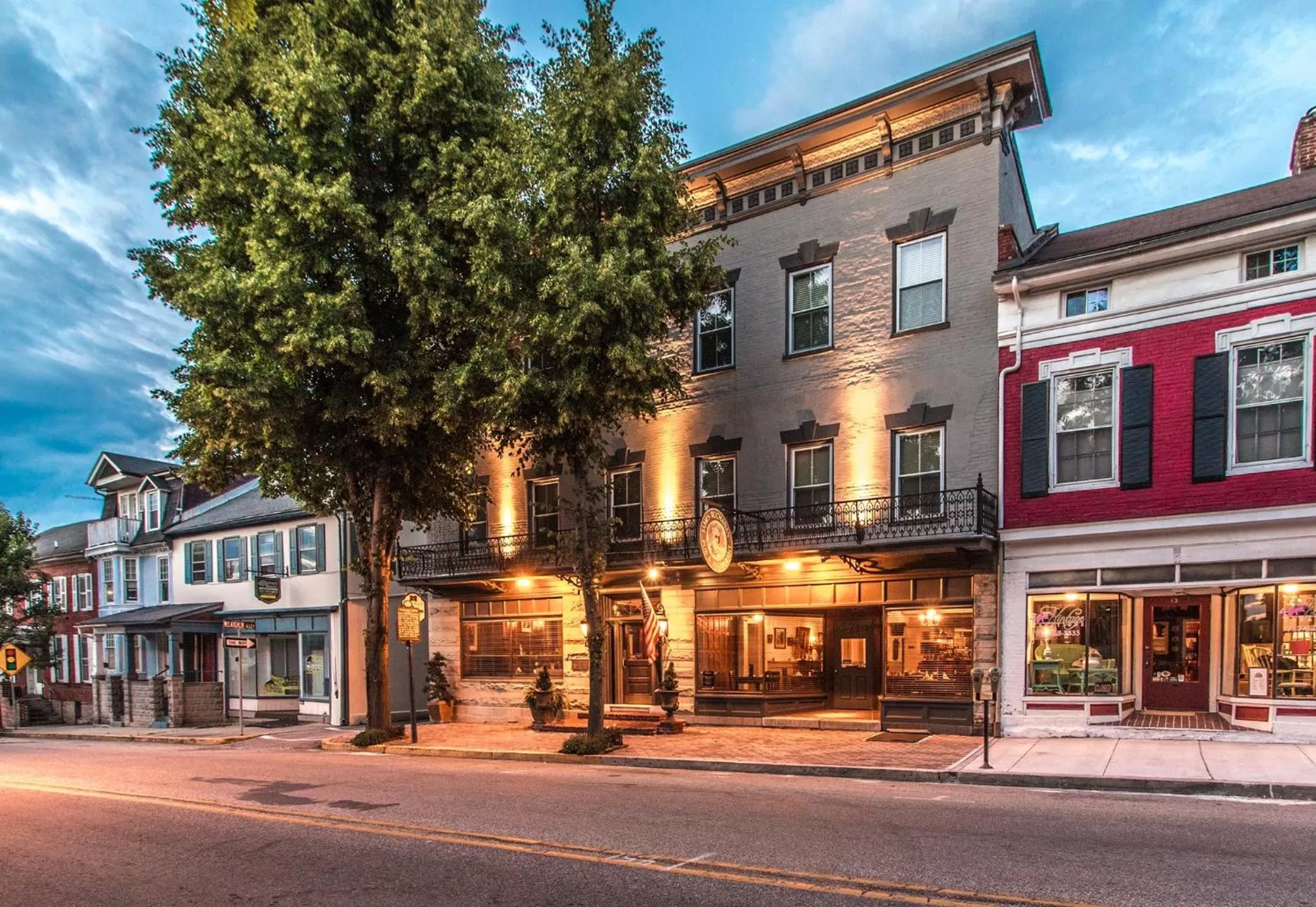 James Buchanan Hotel, Trademark Collection by Wyndham