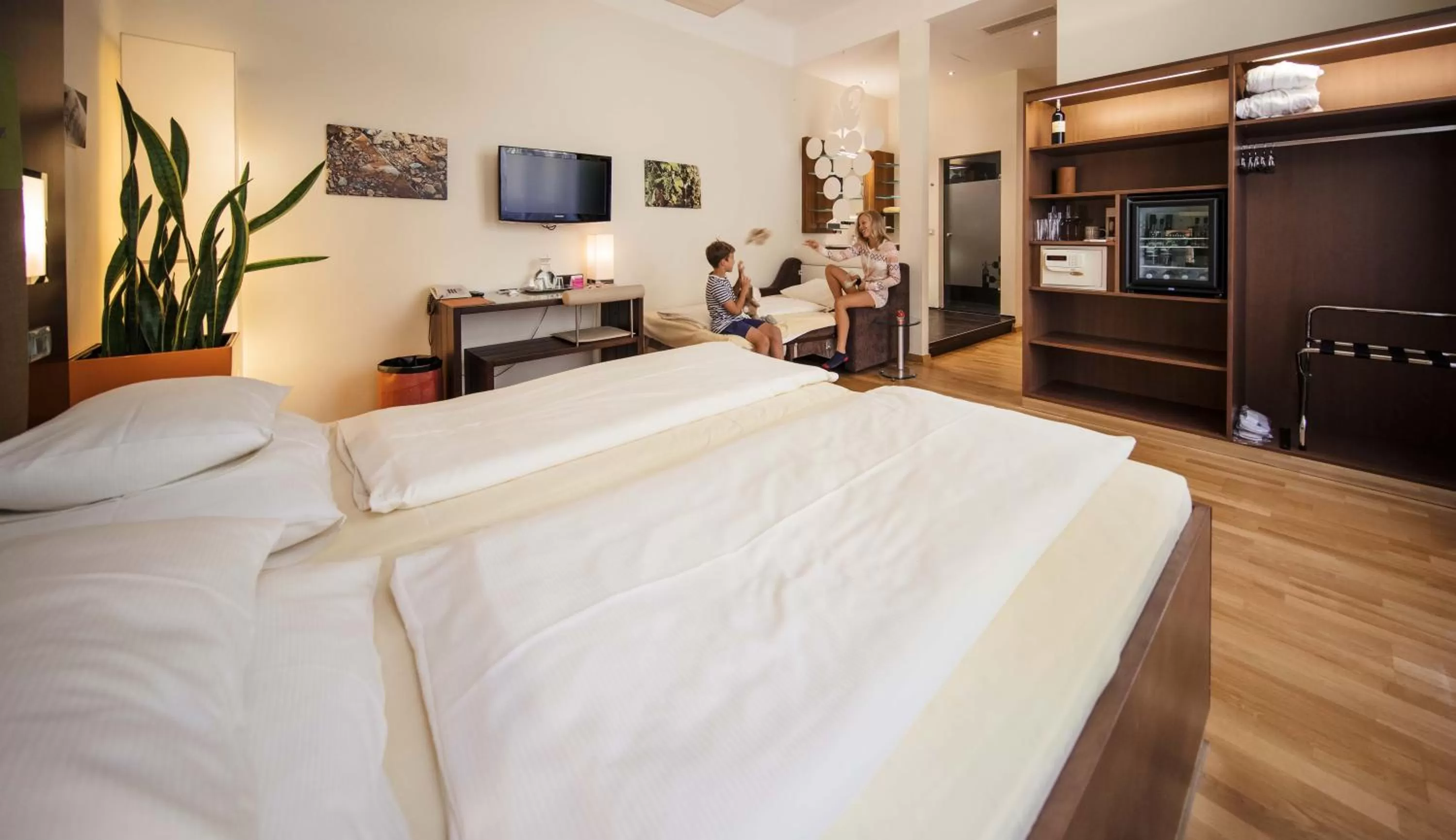 Bedroom, Bed in Hotel Rathaus - Wein & Design