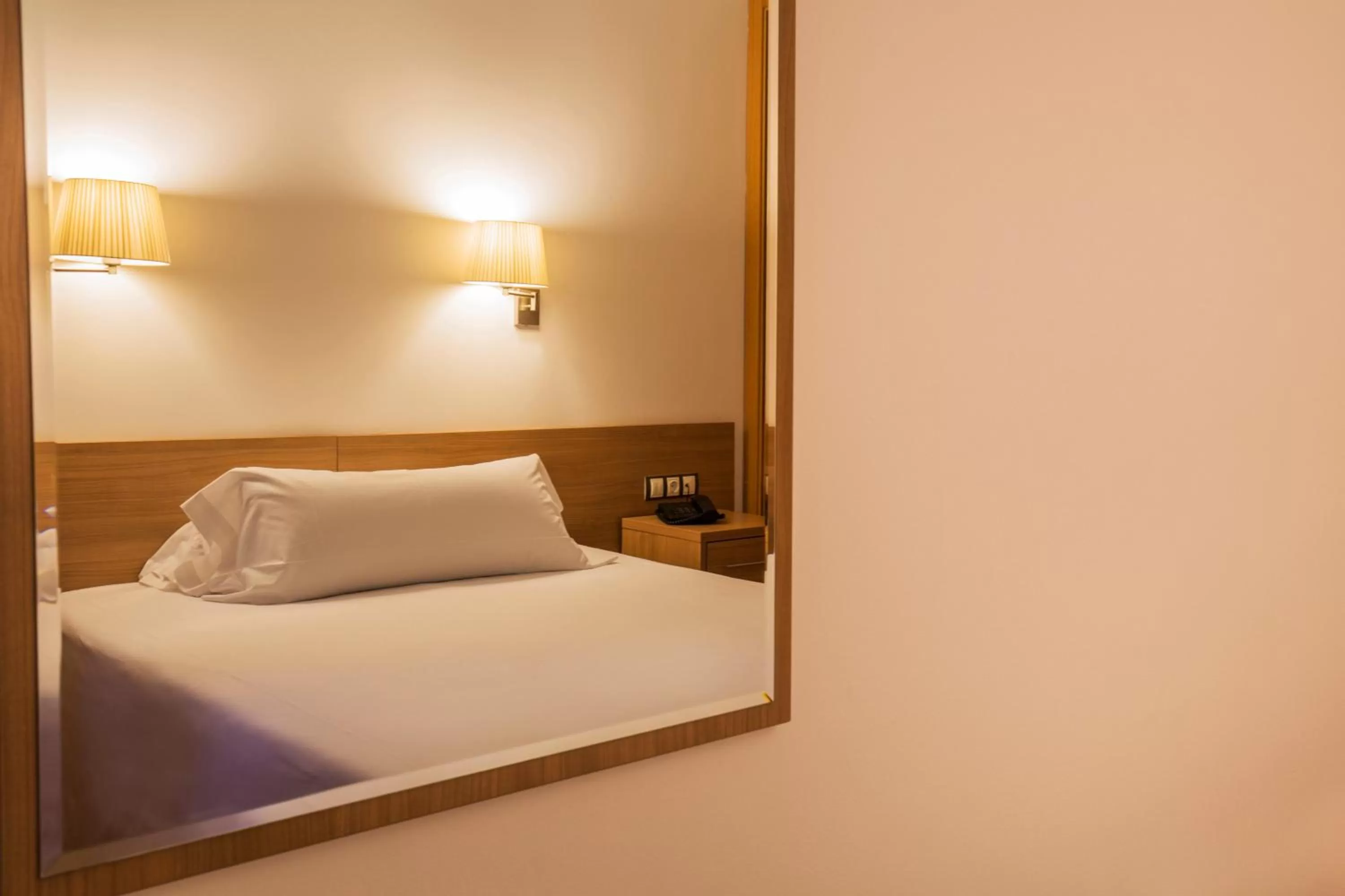 Bed in Hotel Catalunya Ski by Nexta