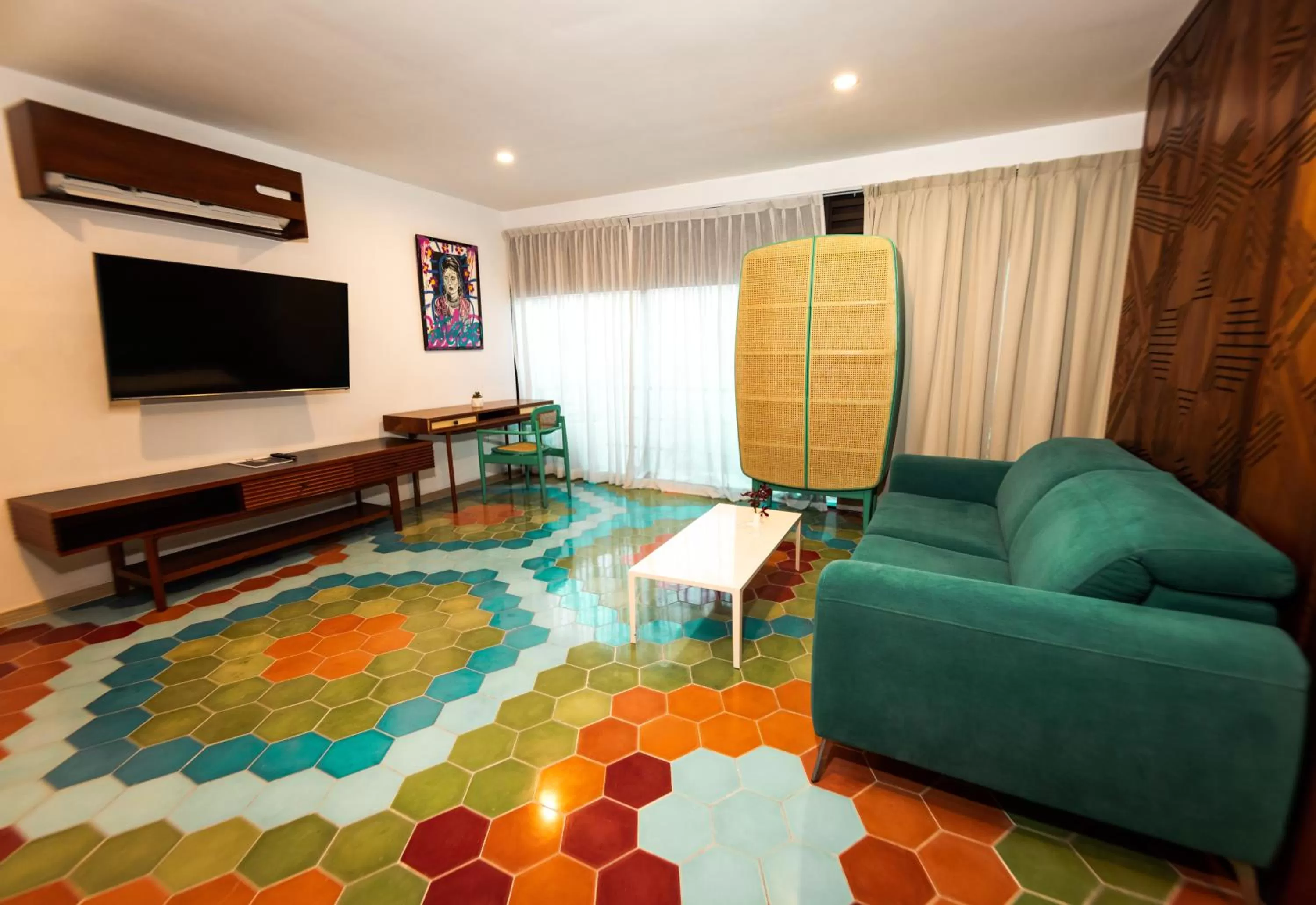 TV and multimedia in Auténtico Vertical Playa del Carmen