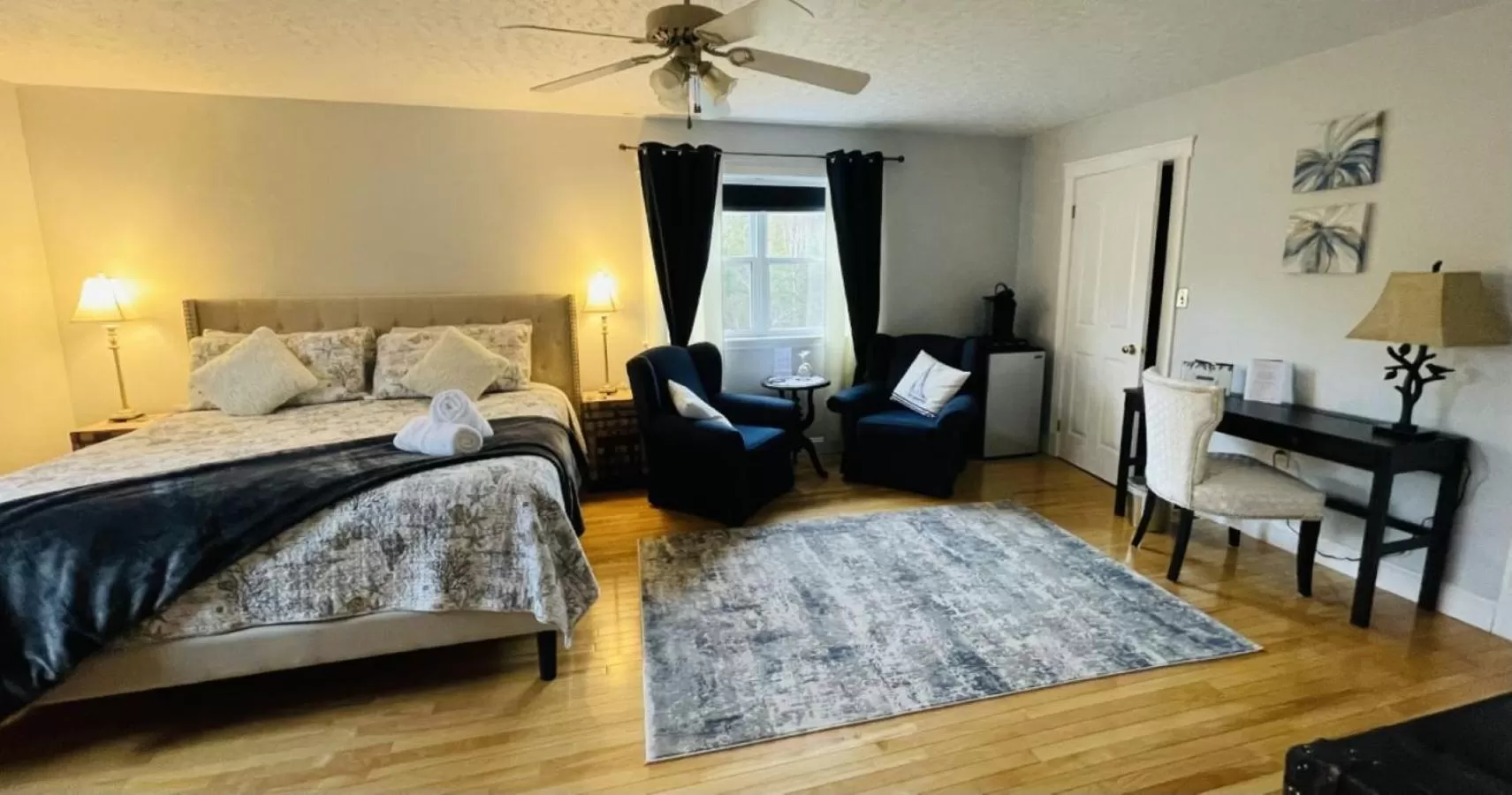 Photo of the whole room, Bed in Forest & Lake PEI Bed & Breakfast