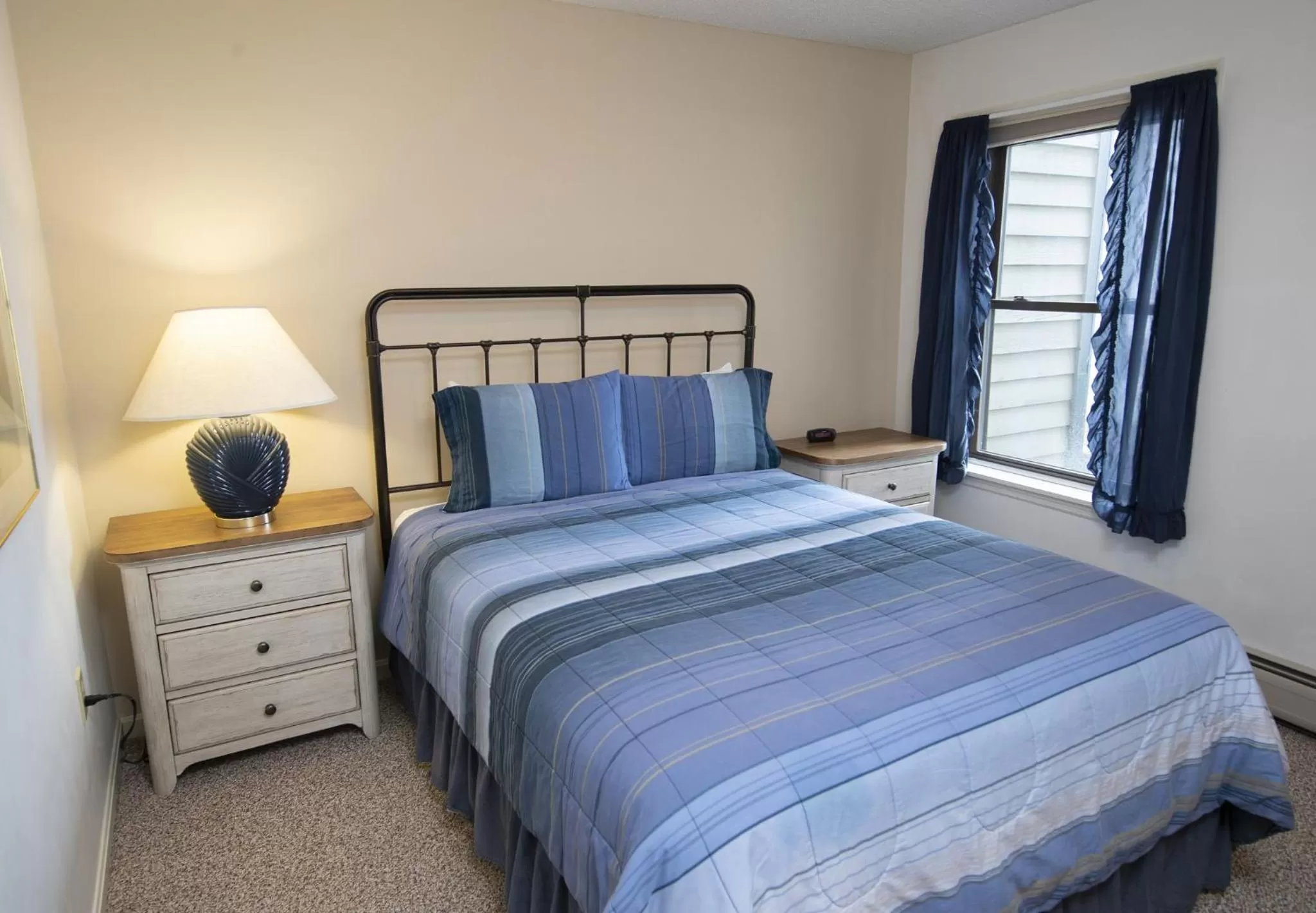 Photo of the whole room, Bed in Winterplace at Okemo, A Vail Resorts Property