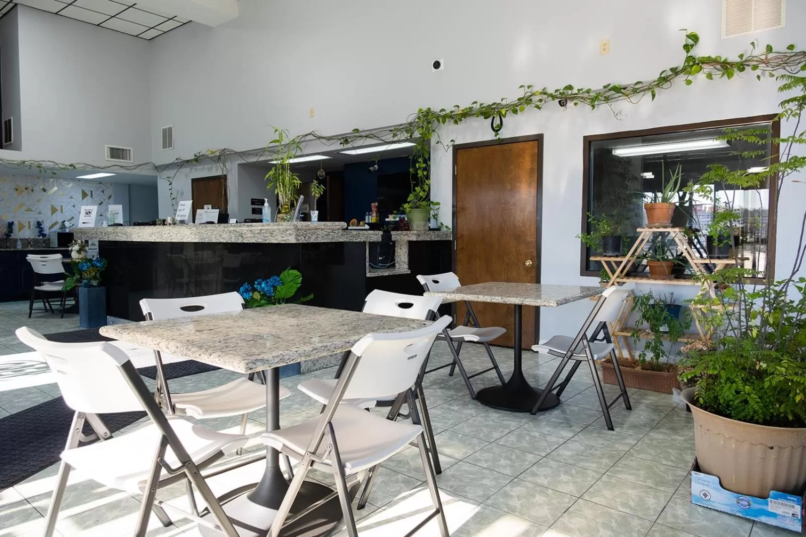 Breakfast in Envi Boutique Hotel Henderson-Evansville South