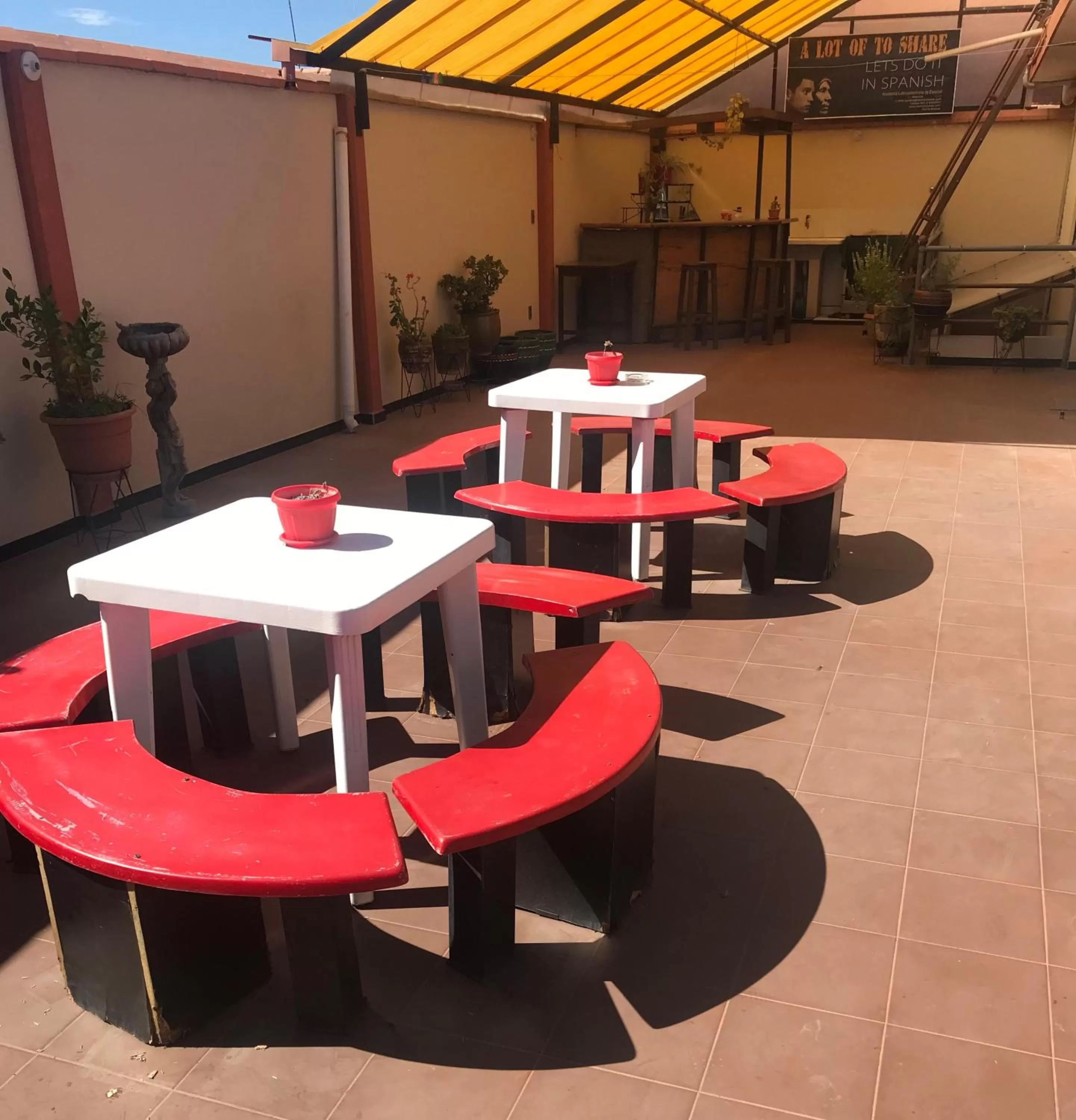 Balcony/Terrace, Restaurant/Places to Eat in Cittadella Hostal