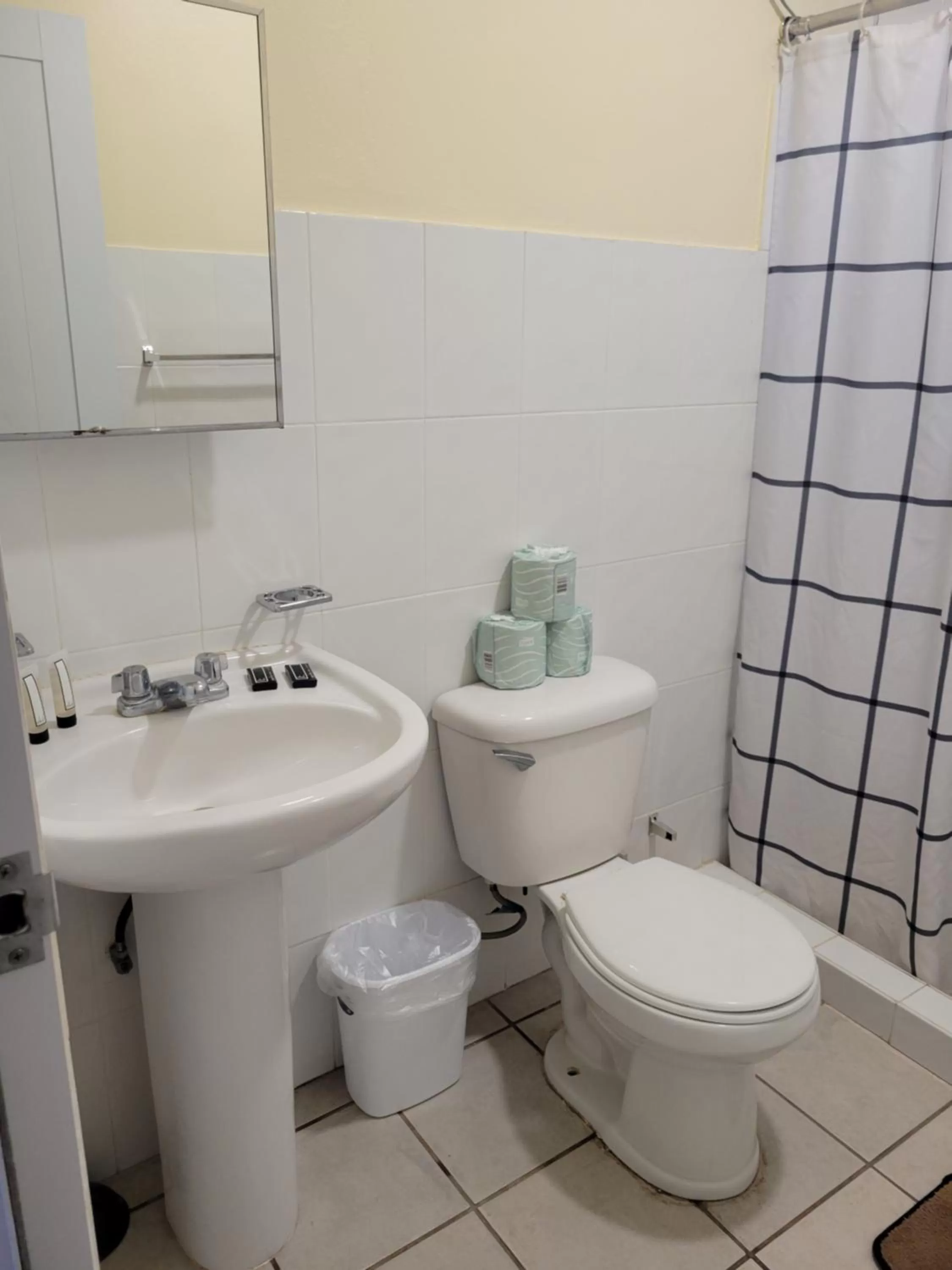 Toilet, Bathroom in Aguada of the Seas