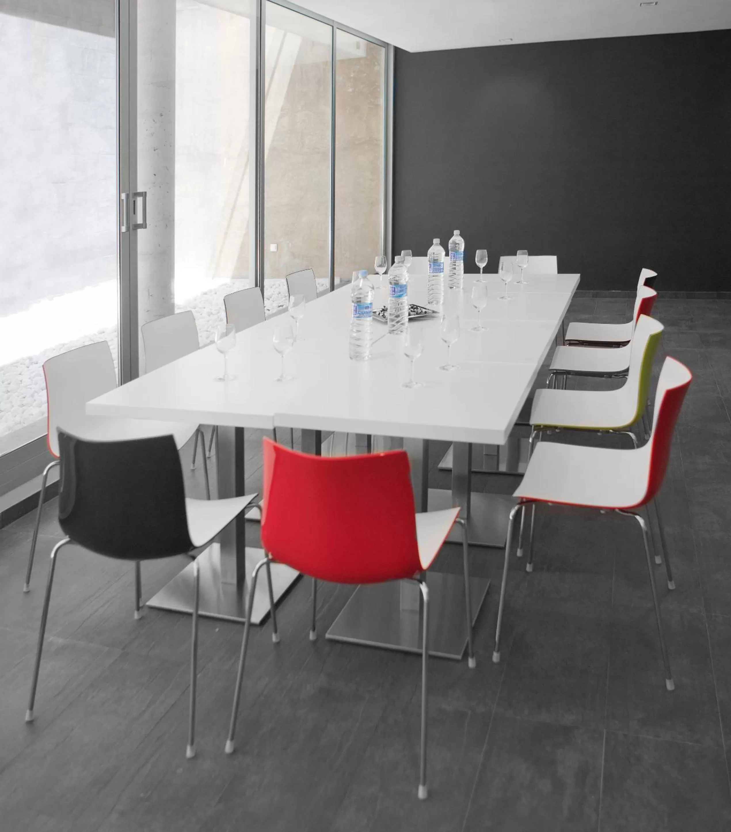 Business facilities in Onix Liceo