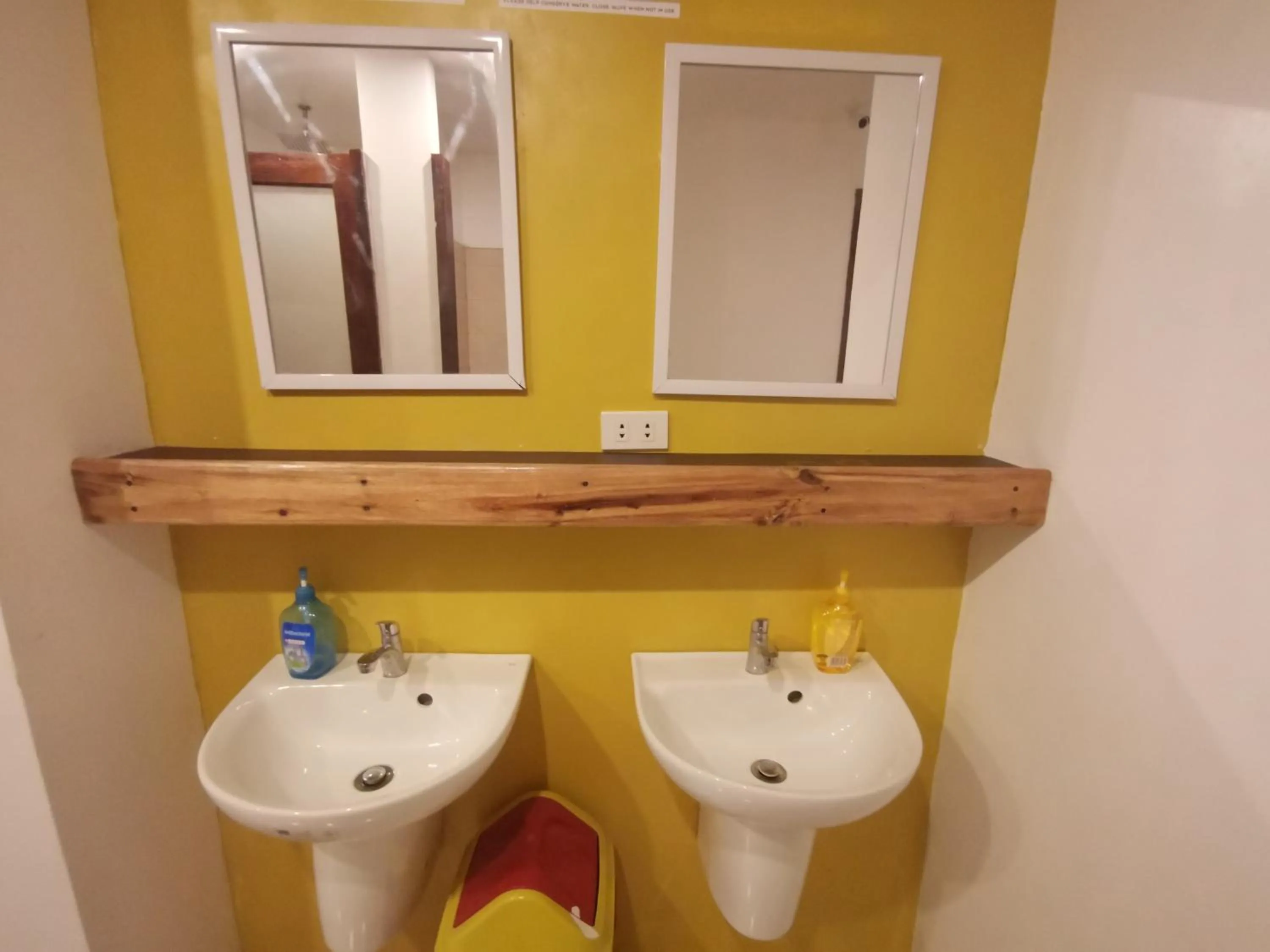 Bathroom in One Hostel - El Nido