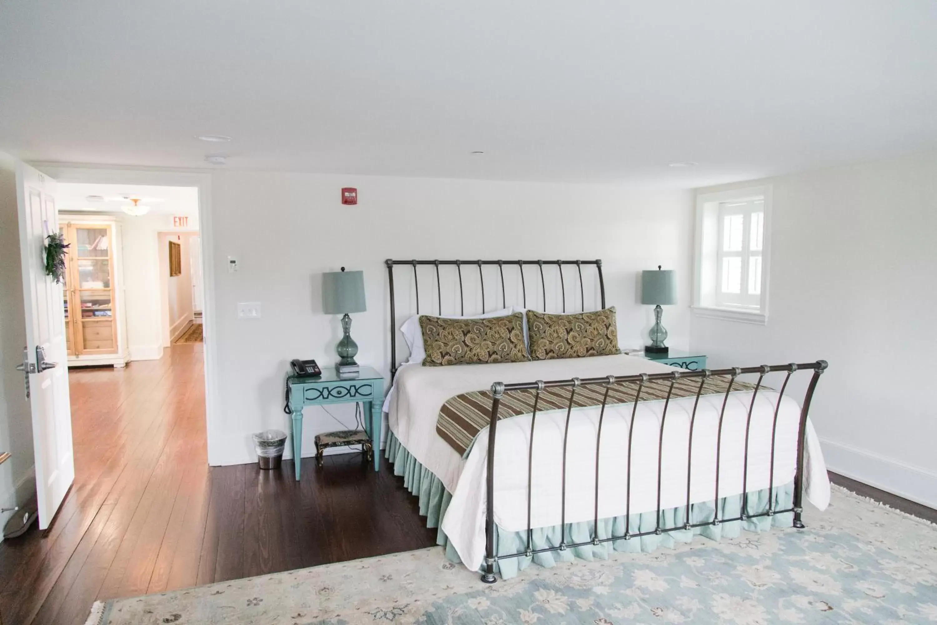 King Room - Disability Access in Inn at Evergreen King Room - Disability Access in Inn at Evergreen